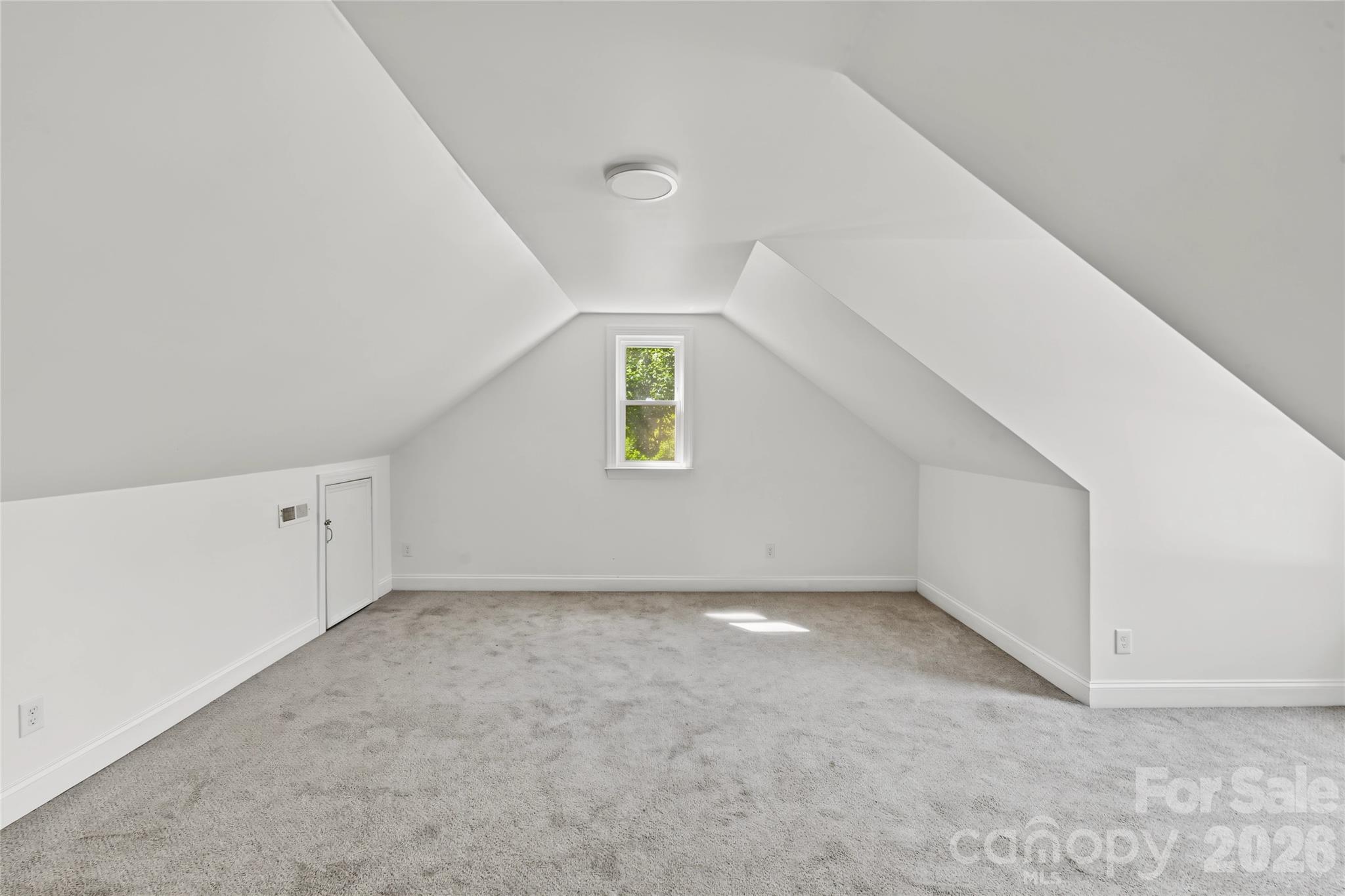 3453 Selwyn Avenue Property Photo 24