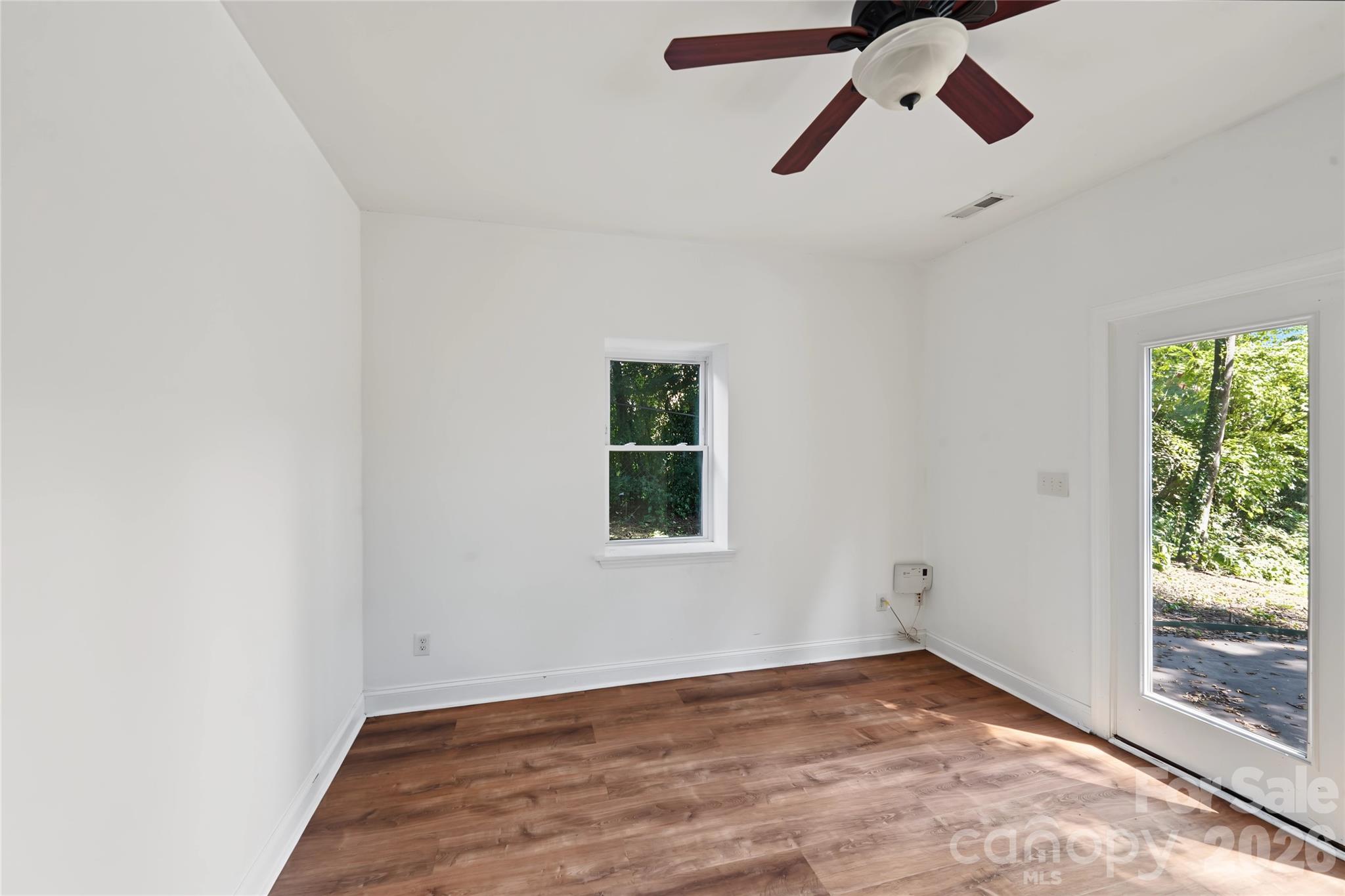 3453 Selwyn Avenue Property Photo 36