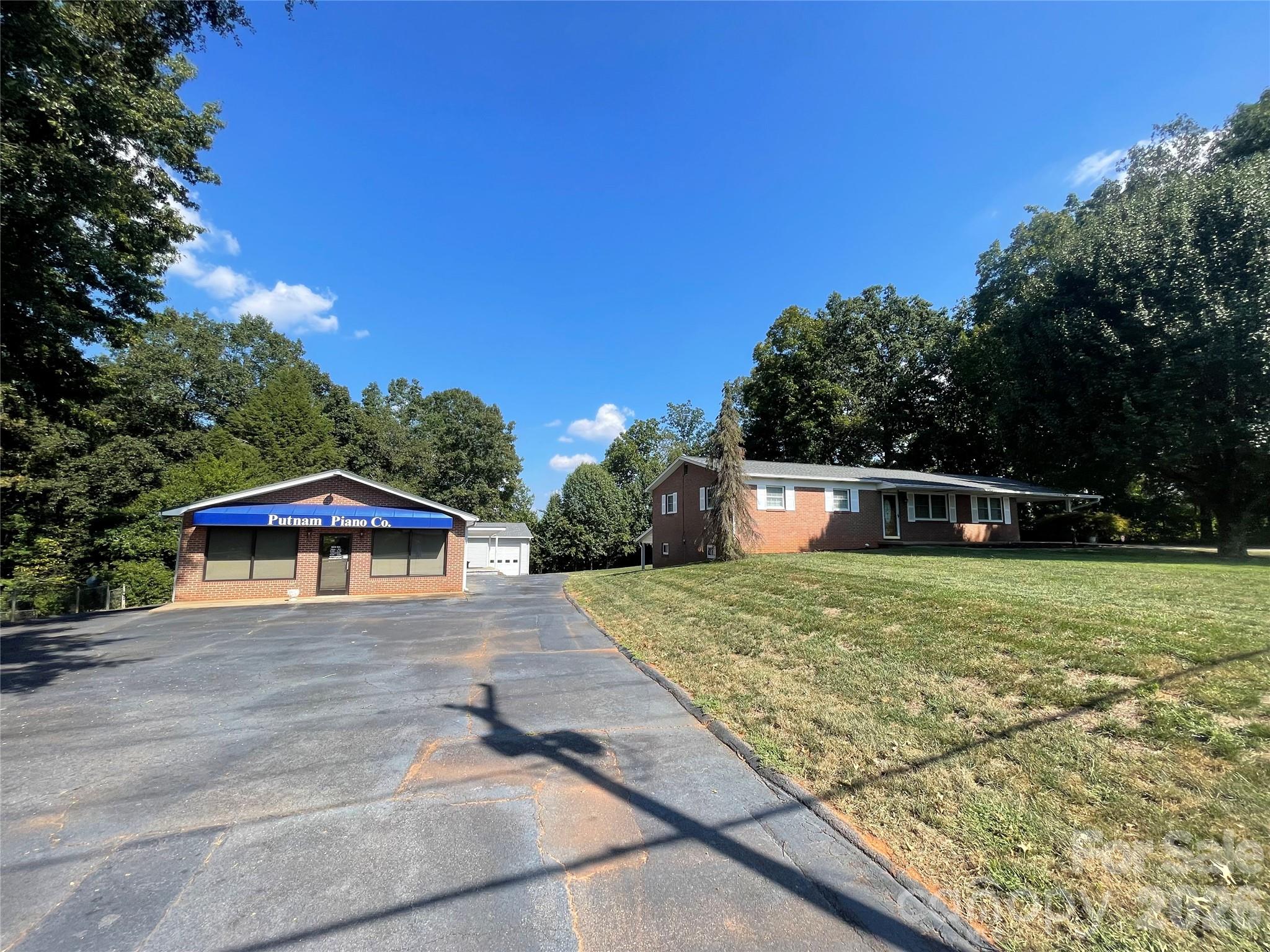 3070 Startown Road Property Photo 1