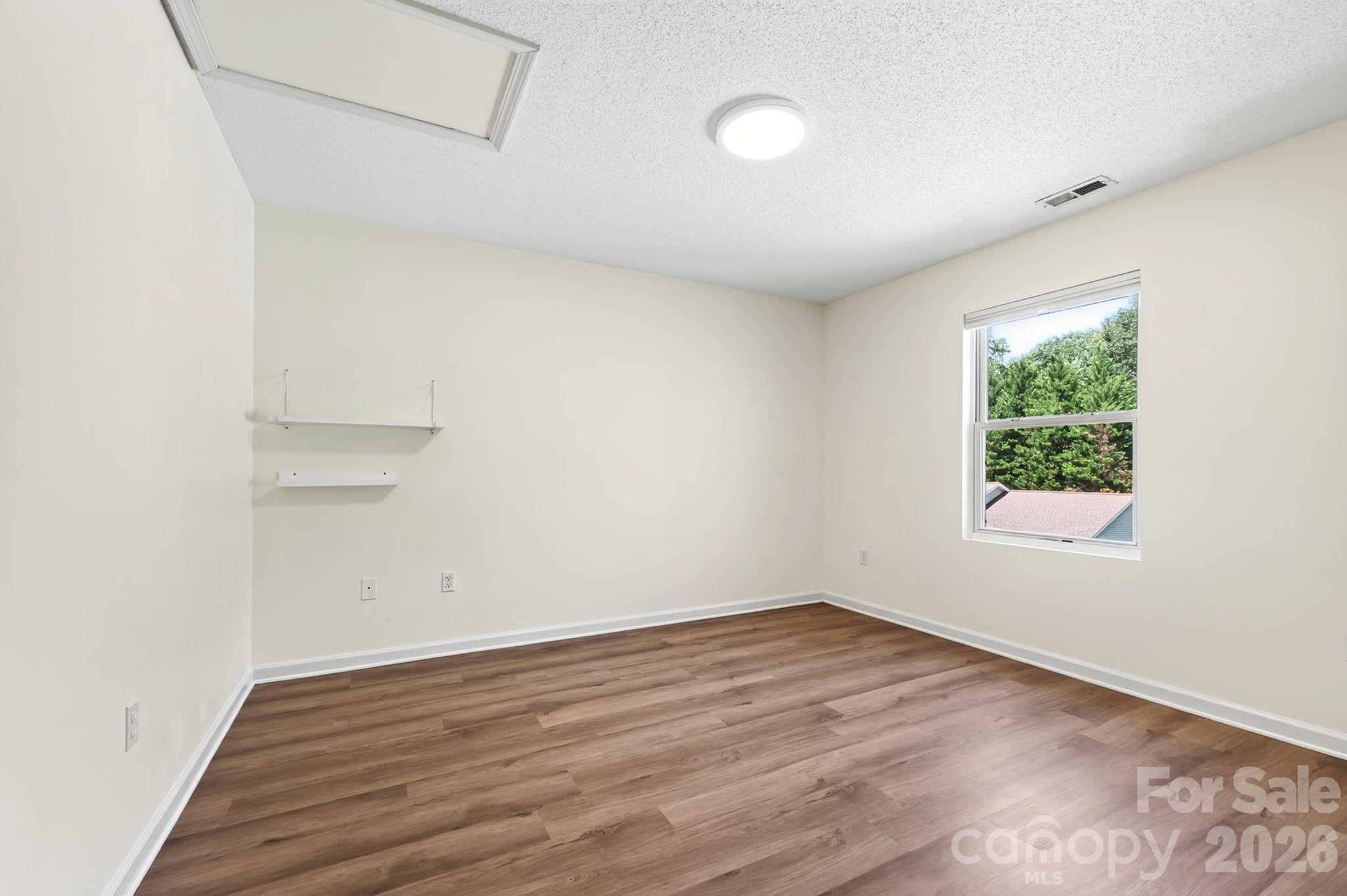 15 Krista Circle B Property Photo 25