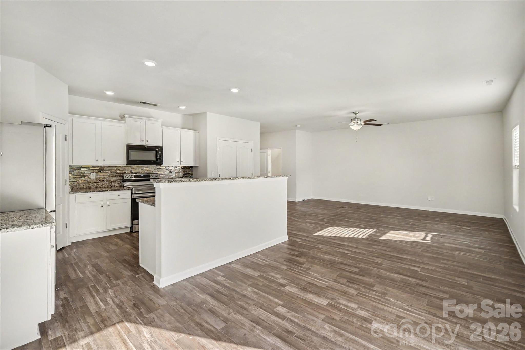 8411 Highgate Drive Property Photo 14