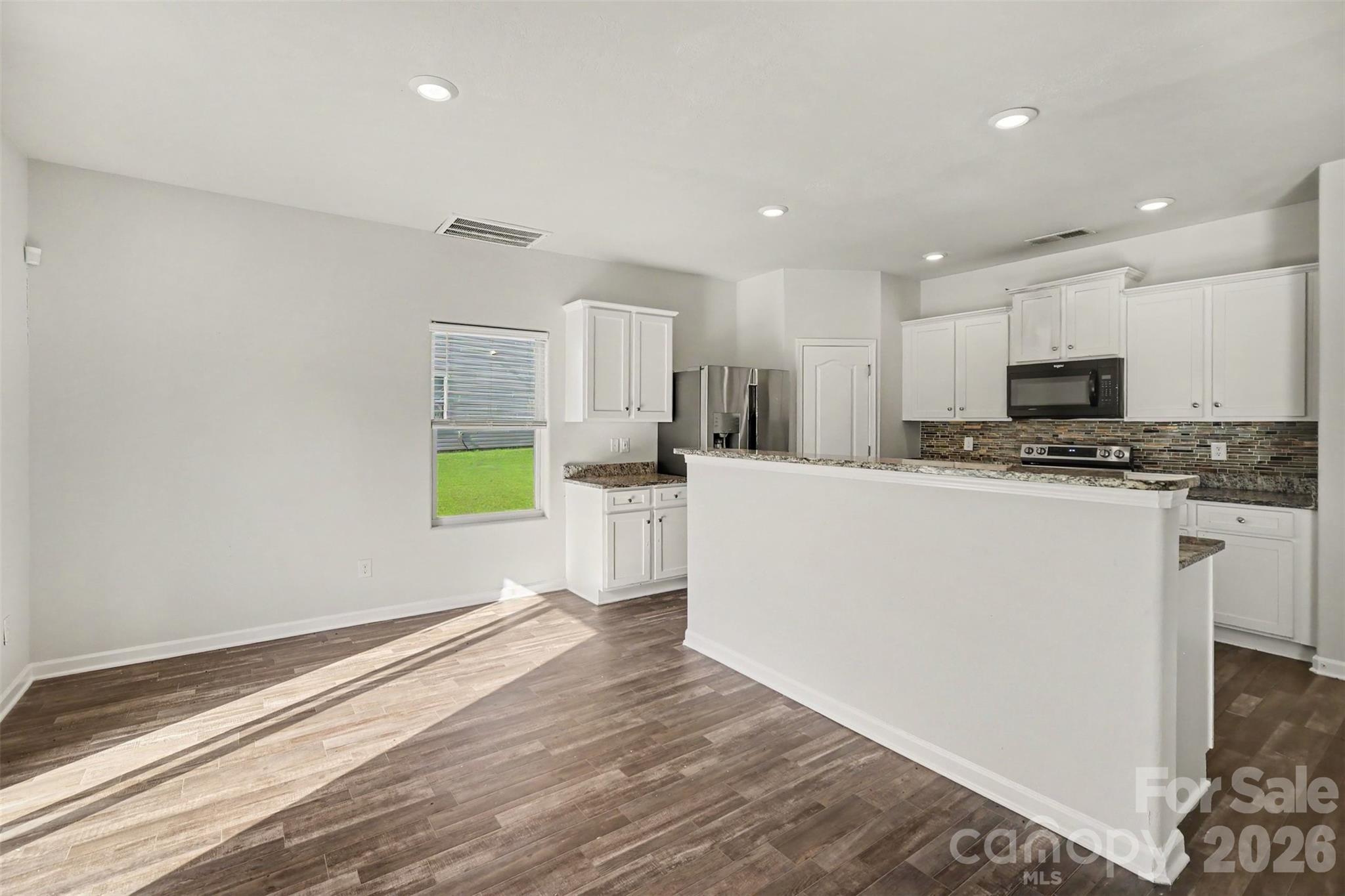 8411 Highgate Drive Property Photo 15