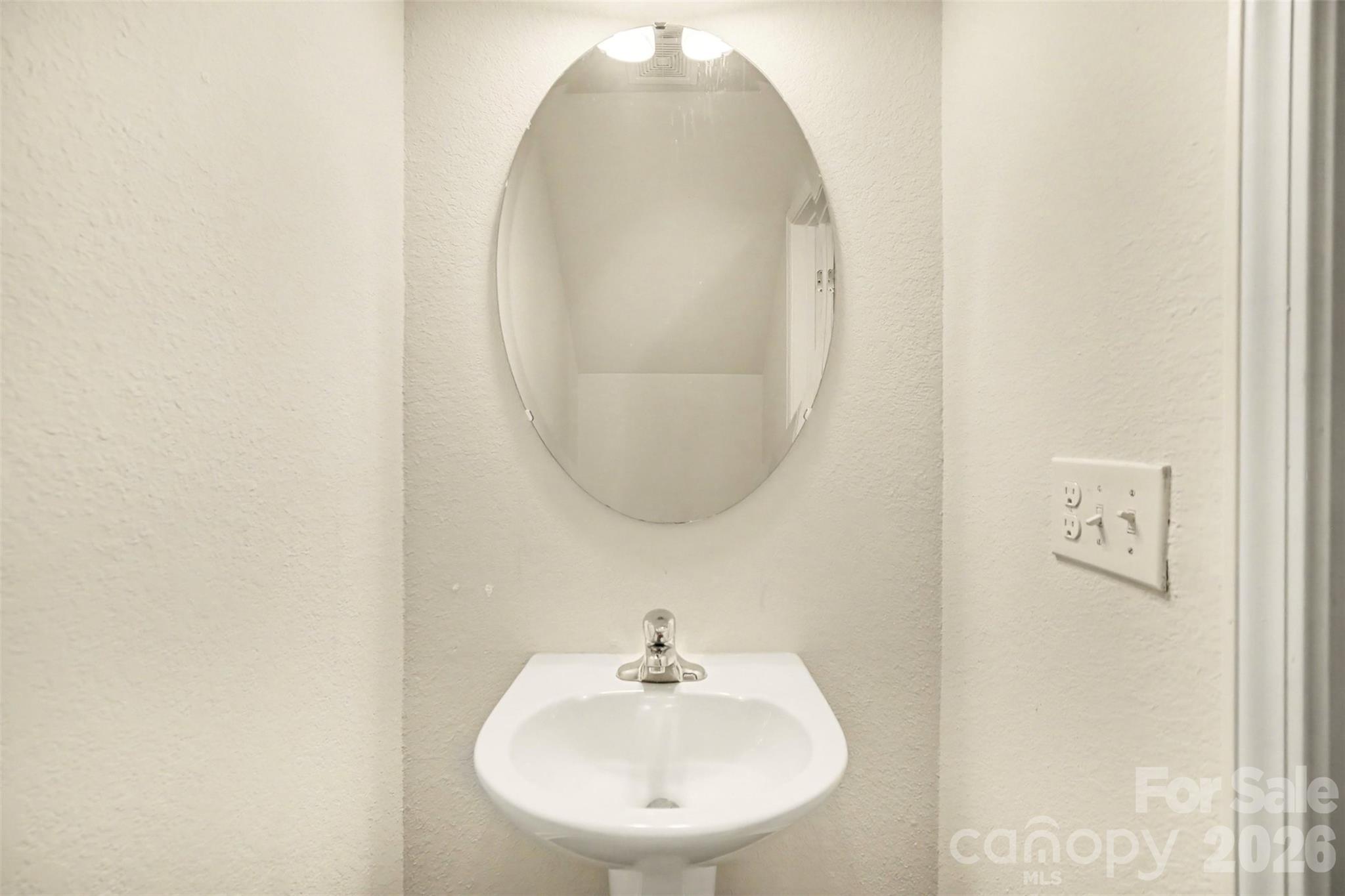 8411 Highgate Drive Property Photo 29