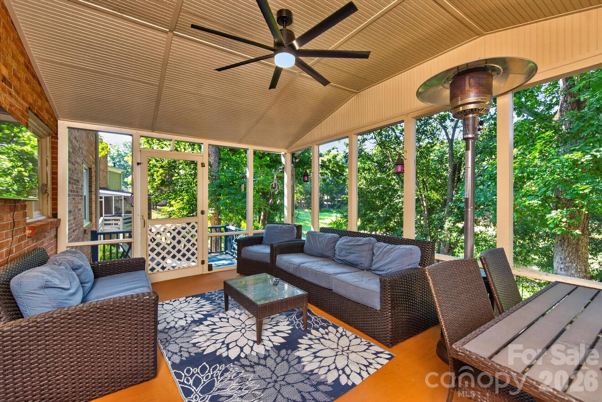 10009 Thomas Payne Circle Property Photo 4