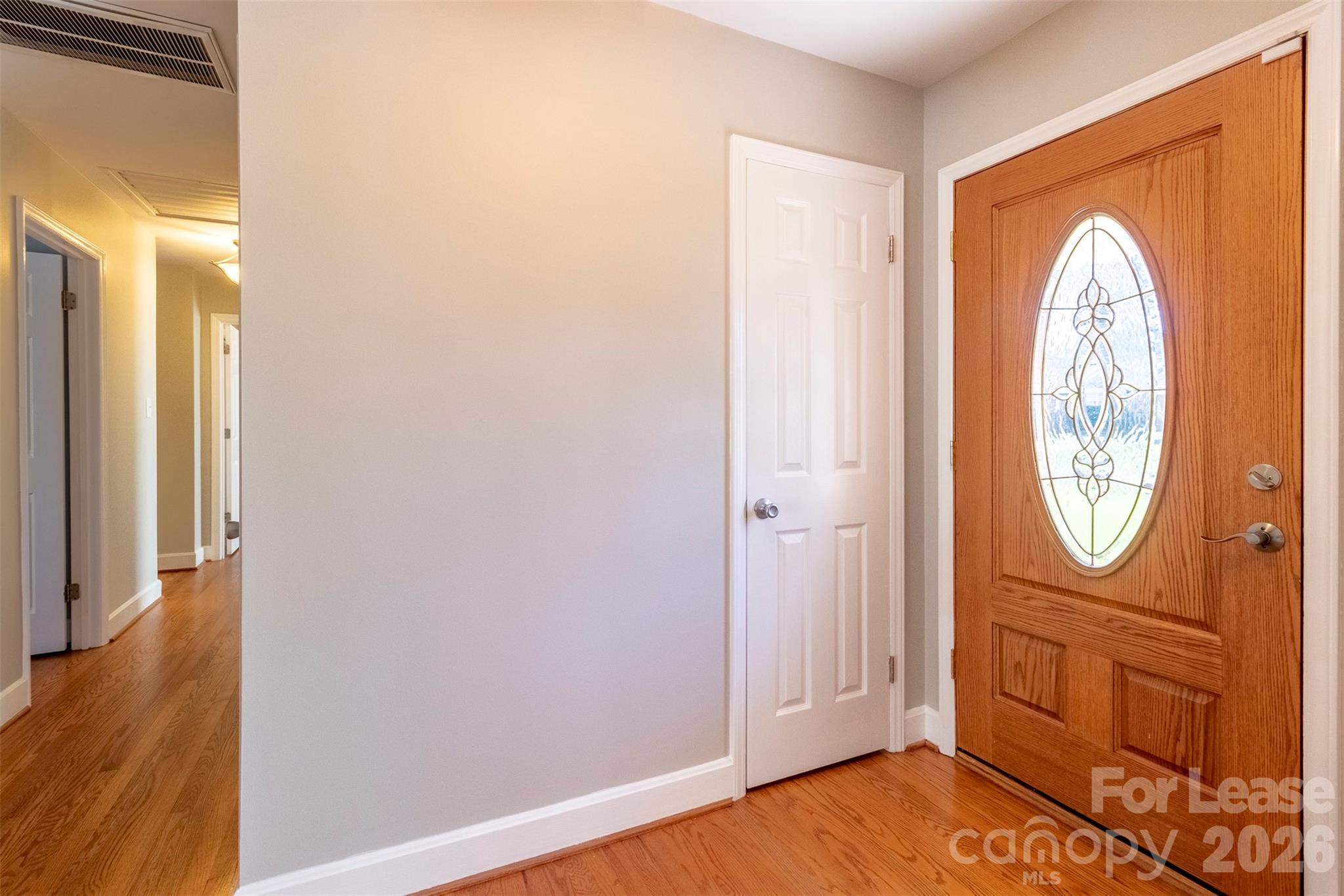 6618 Castlegate Drive Property Photo 4
