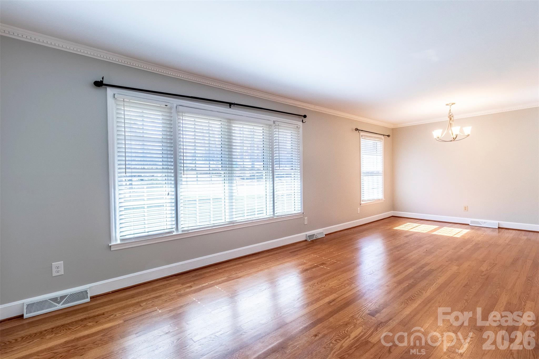 6618 Castlegate Drive Property Photo 6
