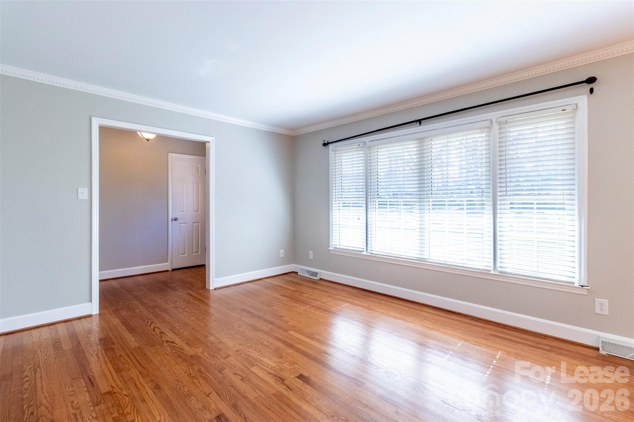 6618 Castlegate Drive Property Photo 7