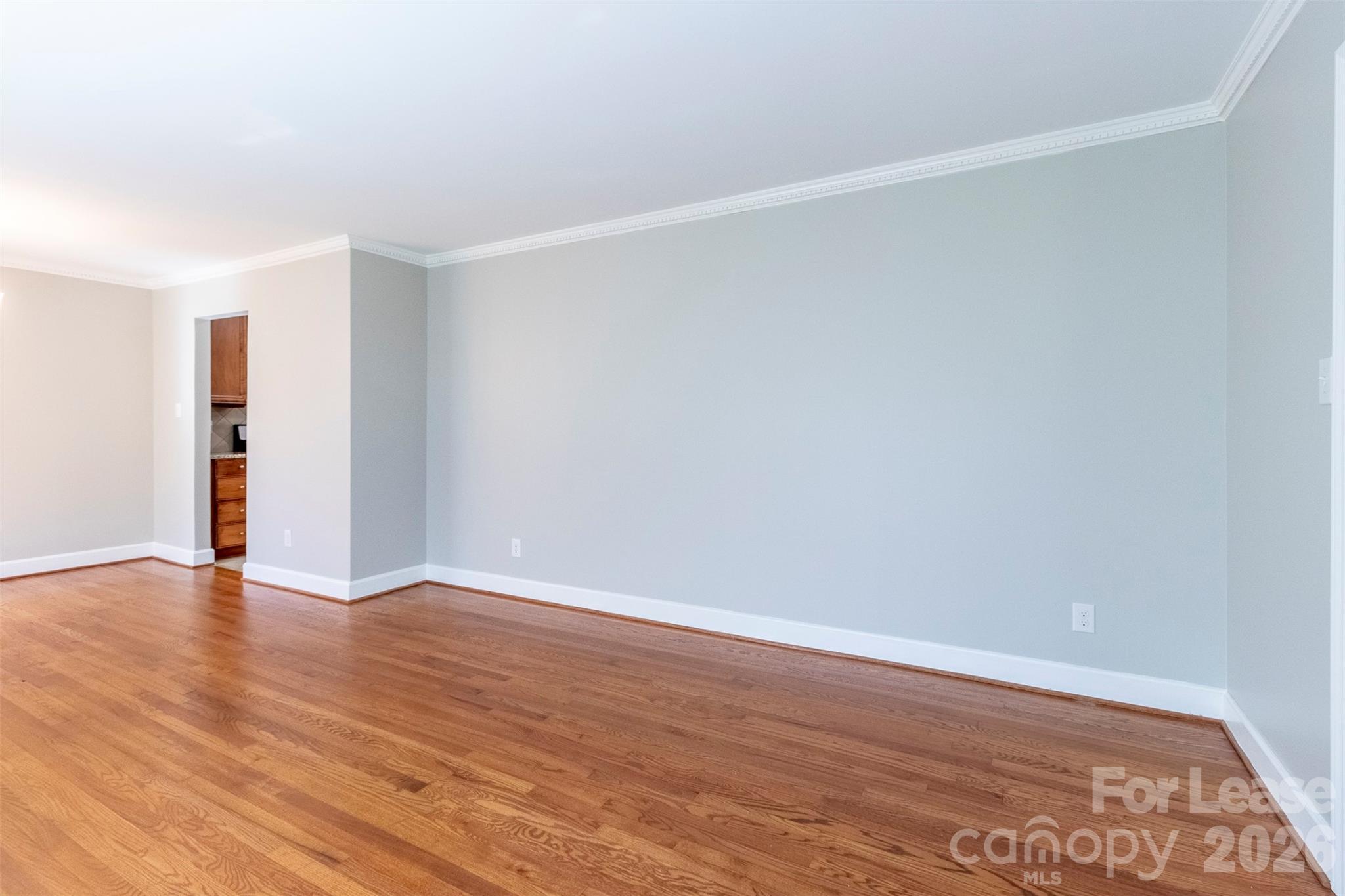 6618 Castlegate Drive Property Photo 9
