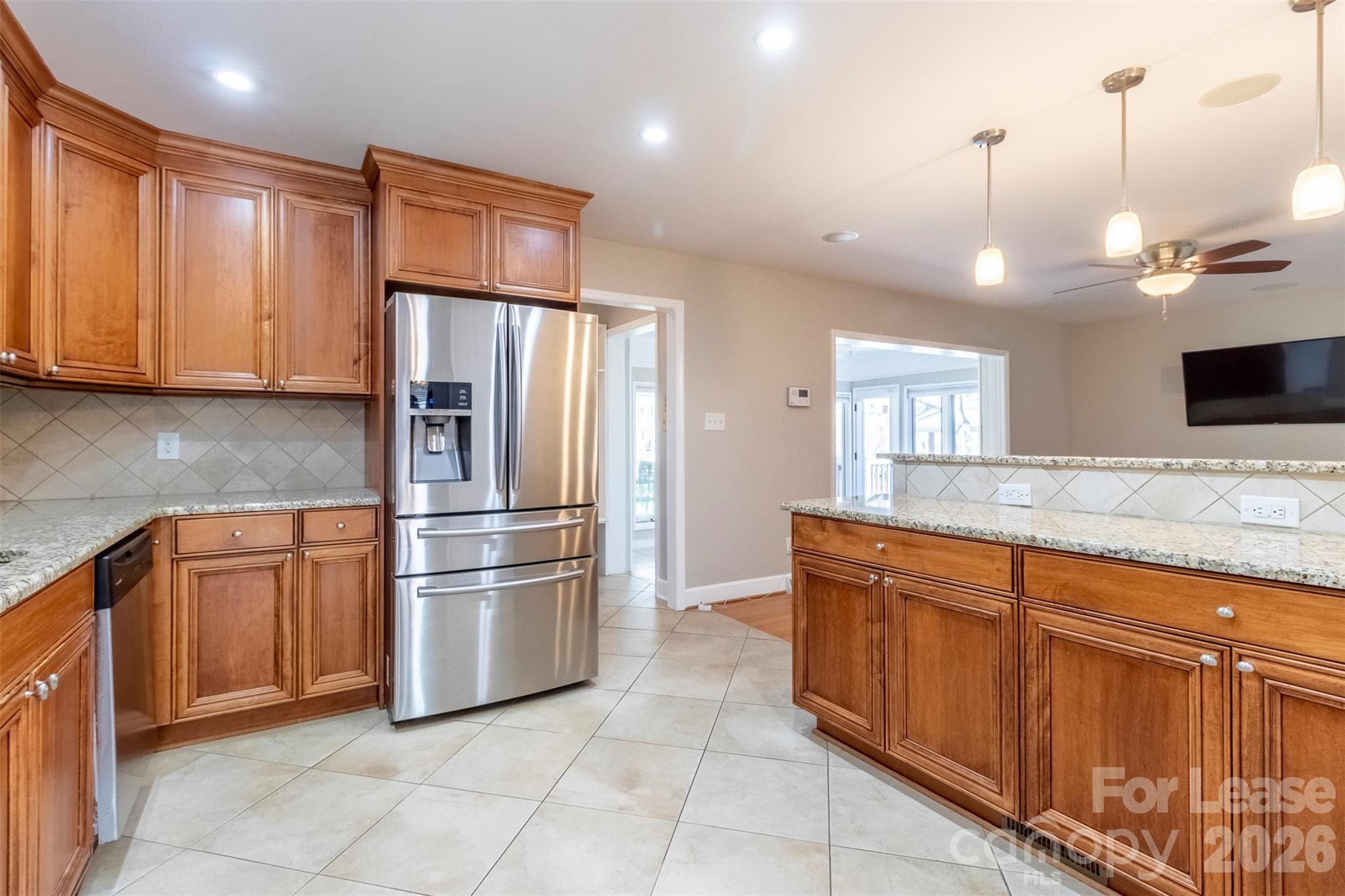 6618 Castlegate Drive Property Photo 11