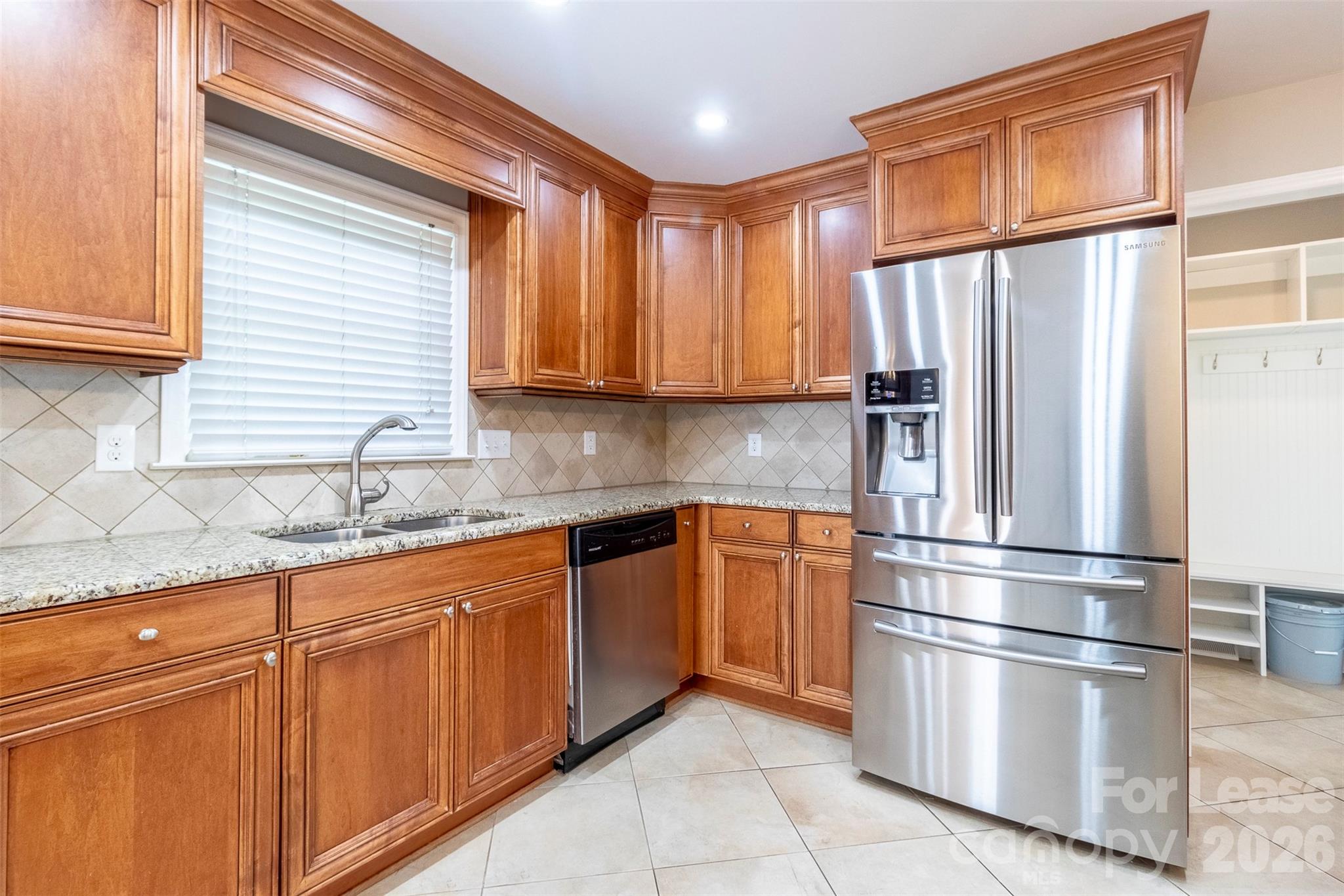 6618 Castlegate Drive Property Photo 14