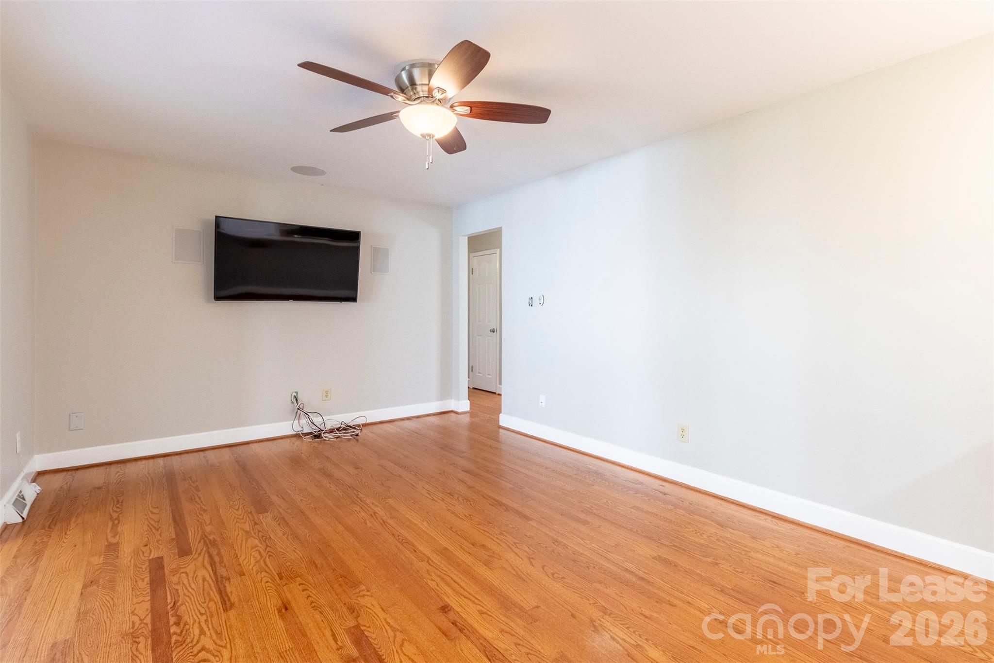 6618 Castlegate Drive Property Photo 16