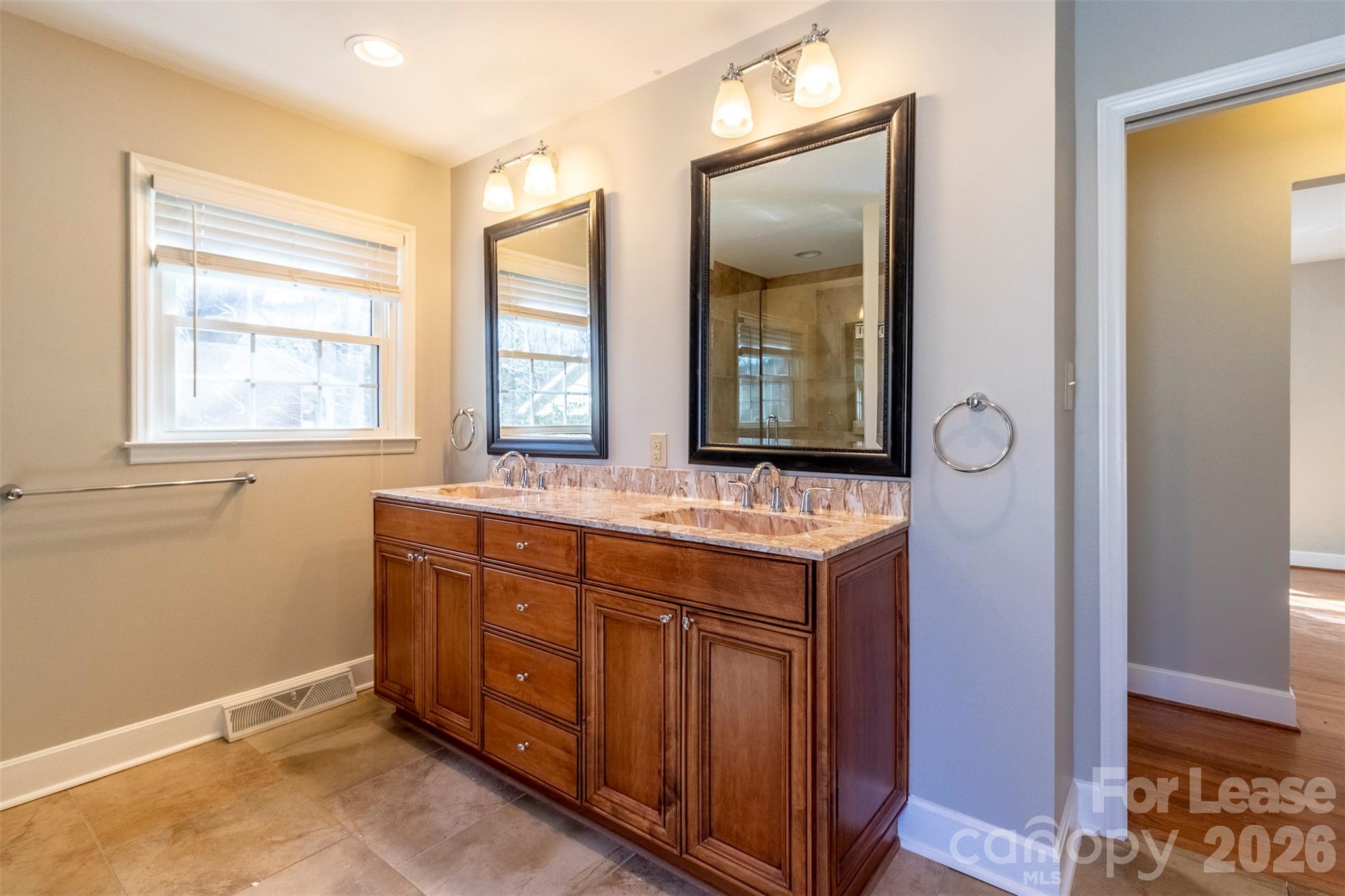 6618 Castlegate Drive Property Photo 22