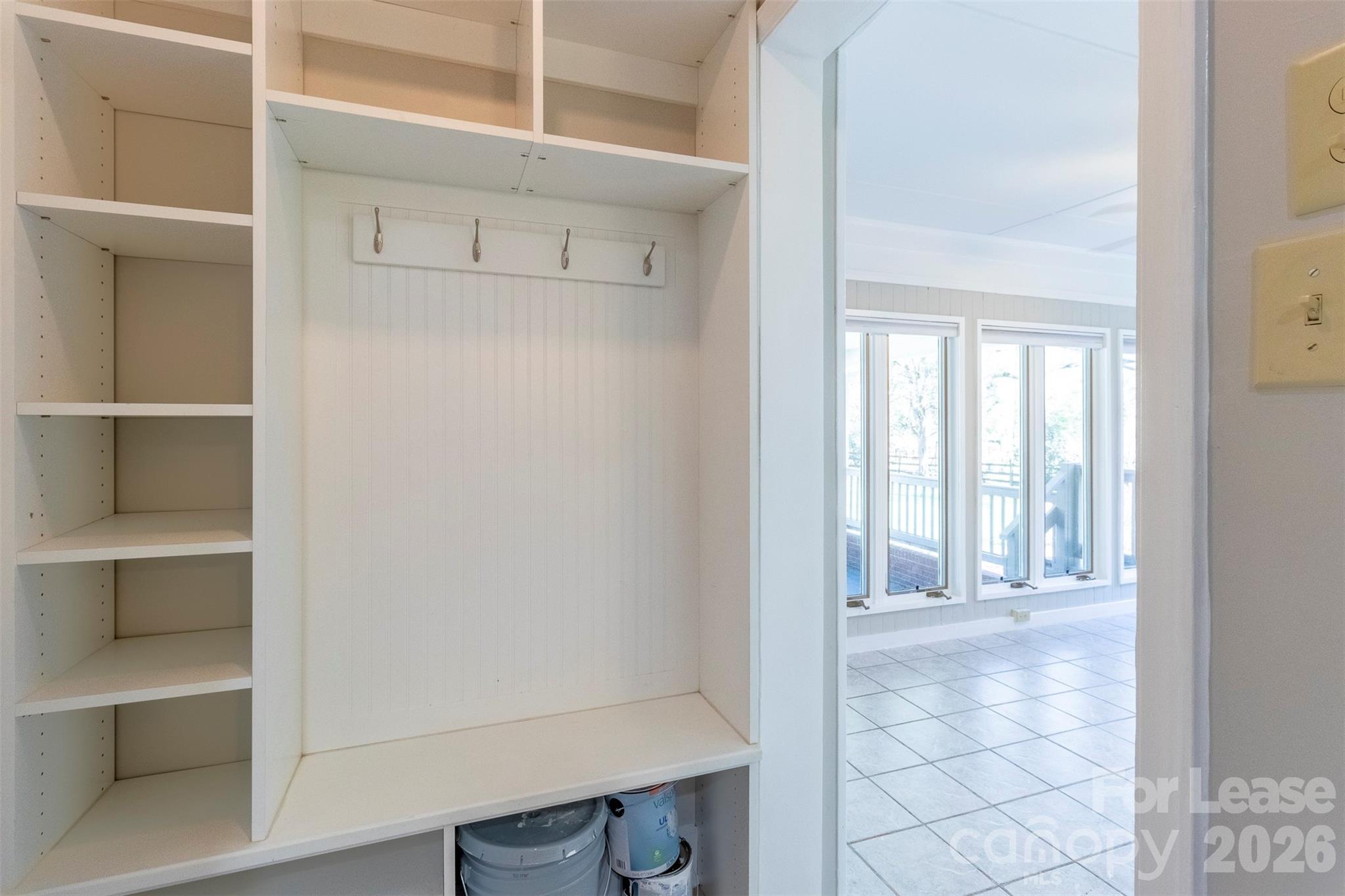 6618 Castlegate Drive Property Photo 25