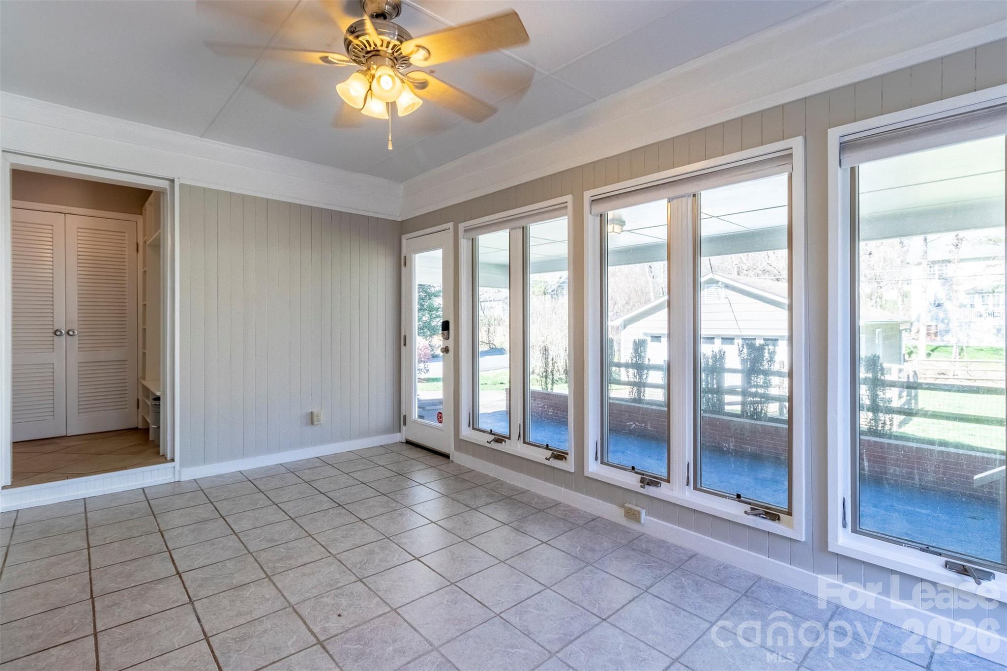 6618 Castlegate Drive Property Photo 30