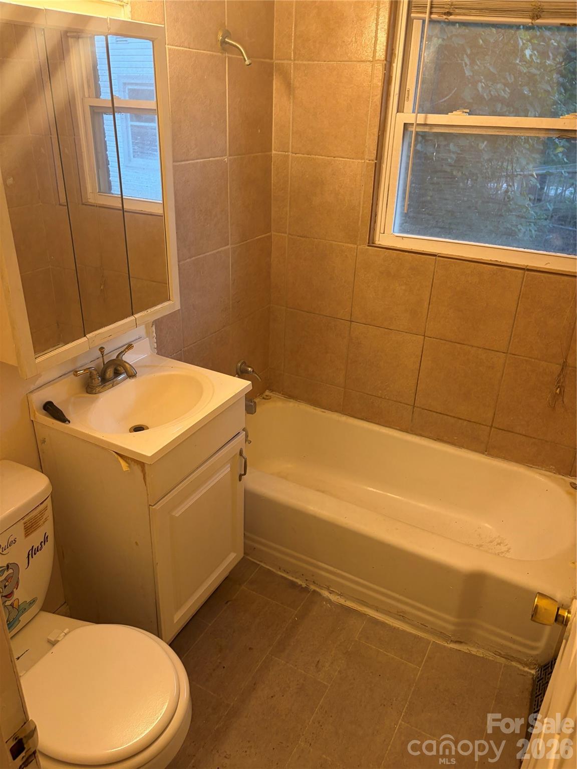 1044 Short Street Property Photo 11