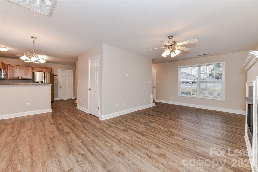 1002 Hannah Place Property Photo 8