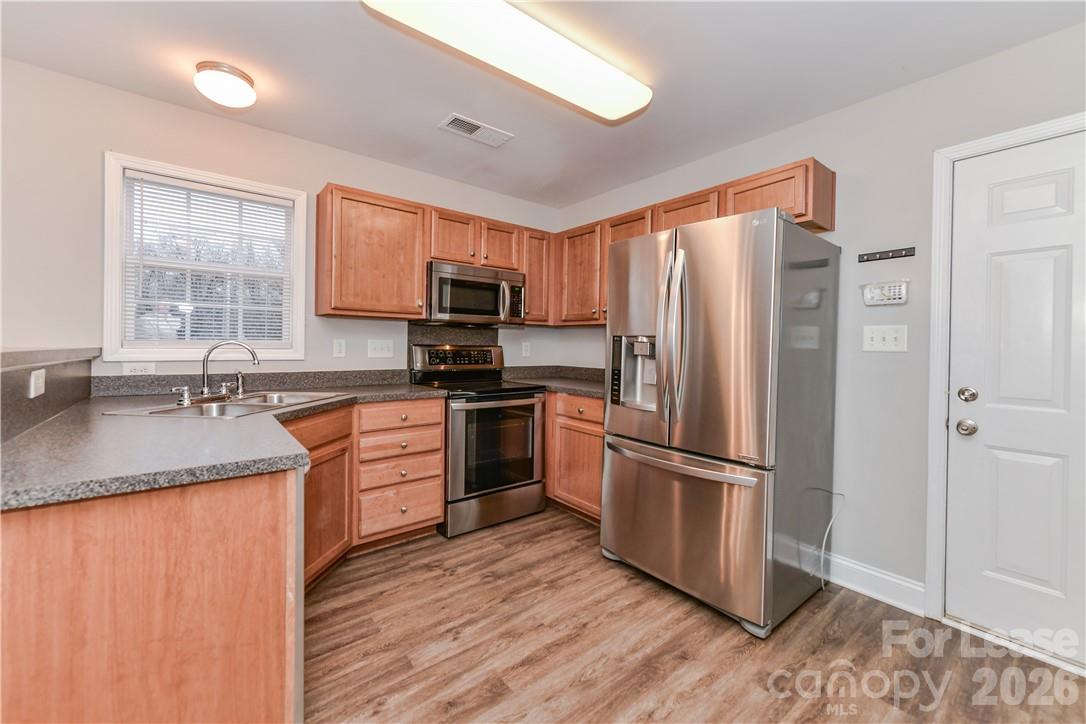 1002 Hannah Place Property Photo 13