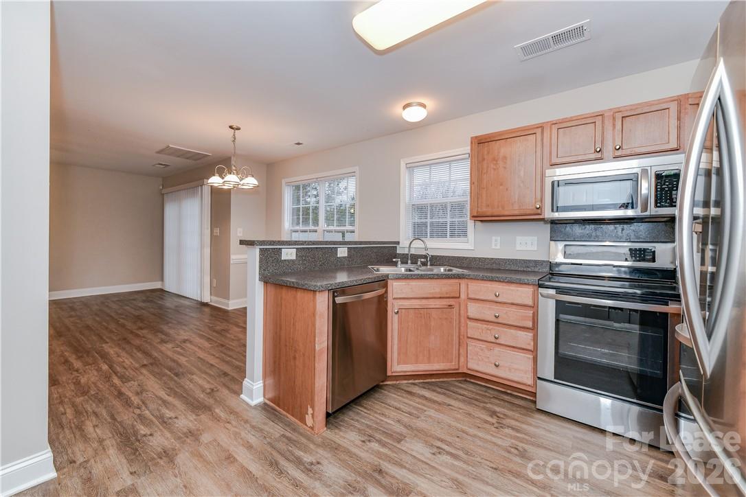 1002 Hannah Place Property Photo 14