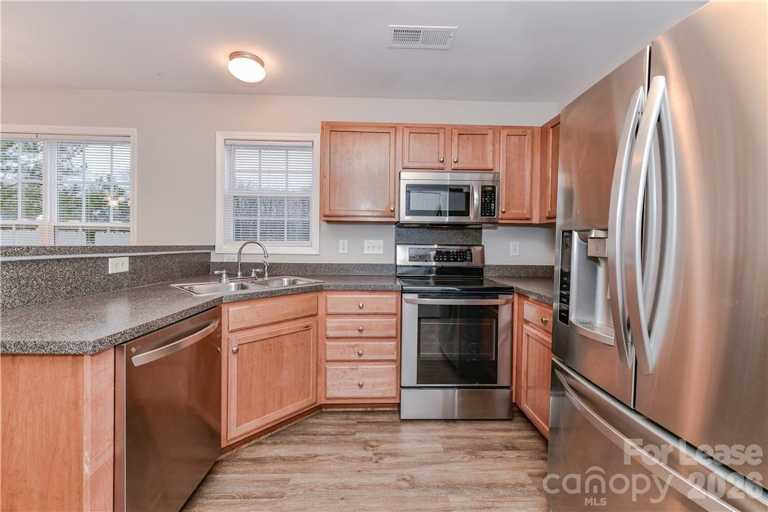 1002 Hannah Place Property Photo 15