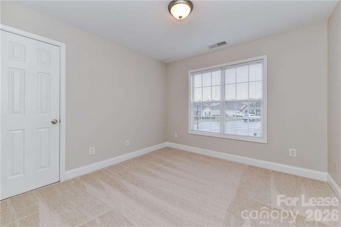 1002 Hannah Place Property Photo 28