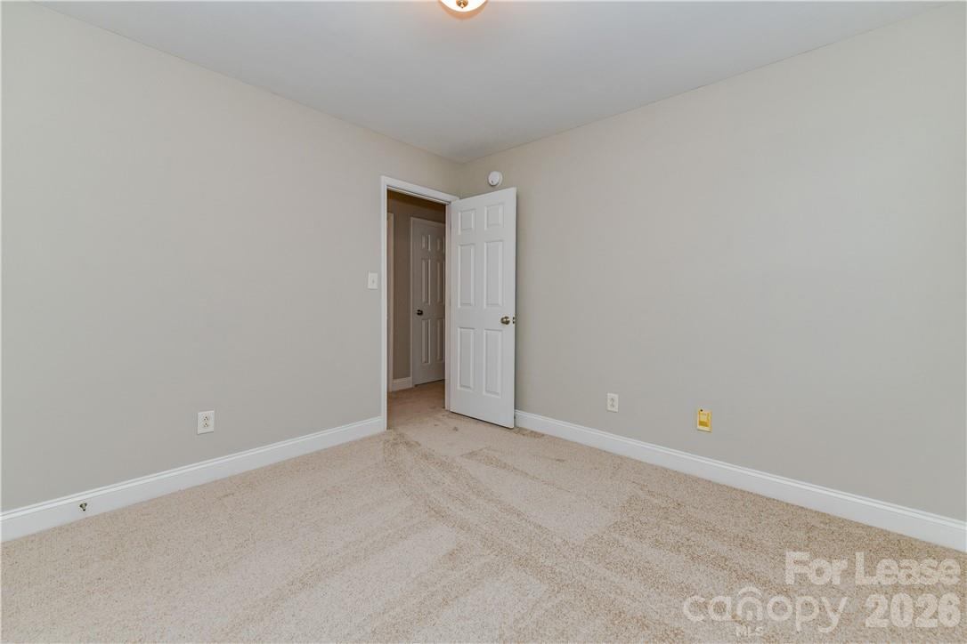 1002 Hannah Place Property Photo 32