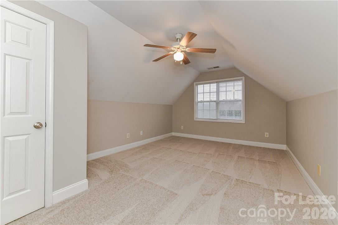 1002 Hannah Place Property Photo 33