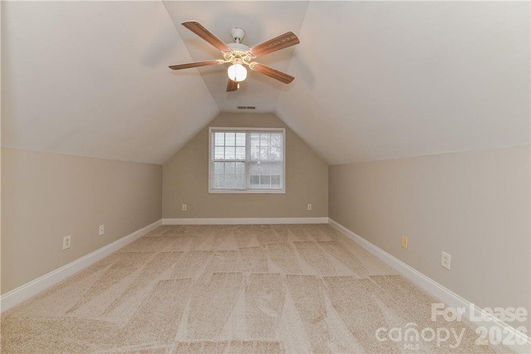 1002 Hannah Place Property Photo 34