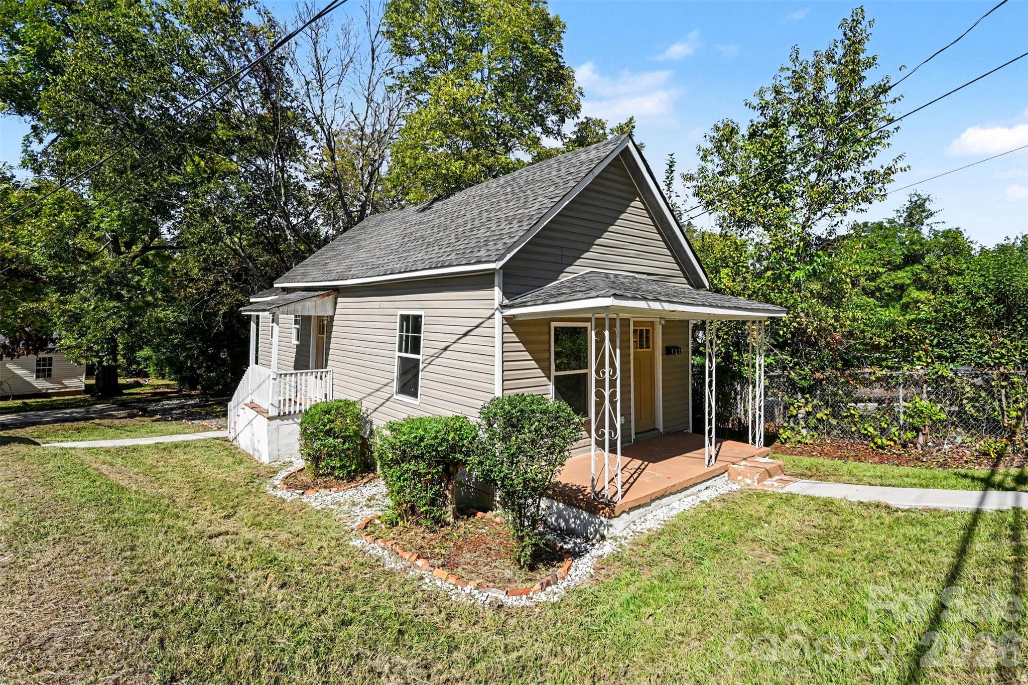 132 Loomis Street Property Photo 4