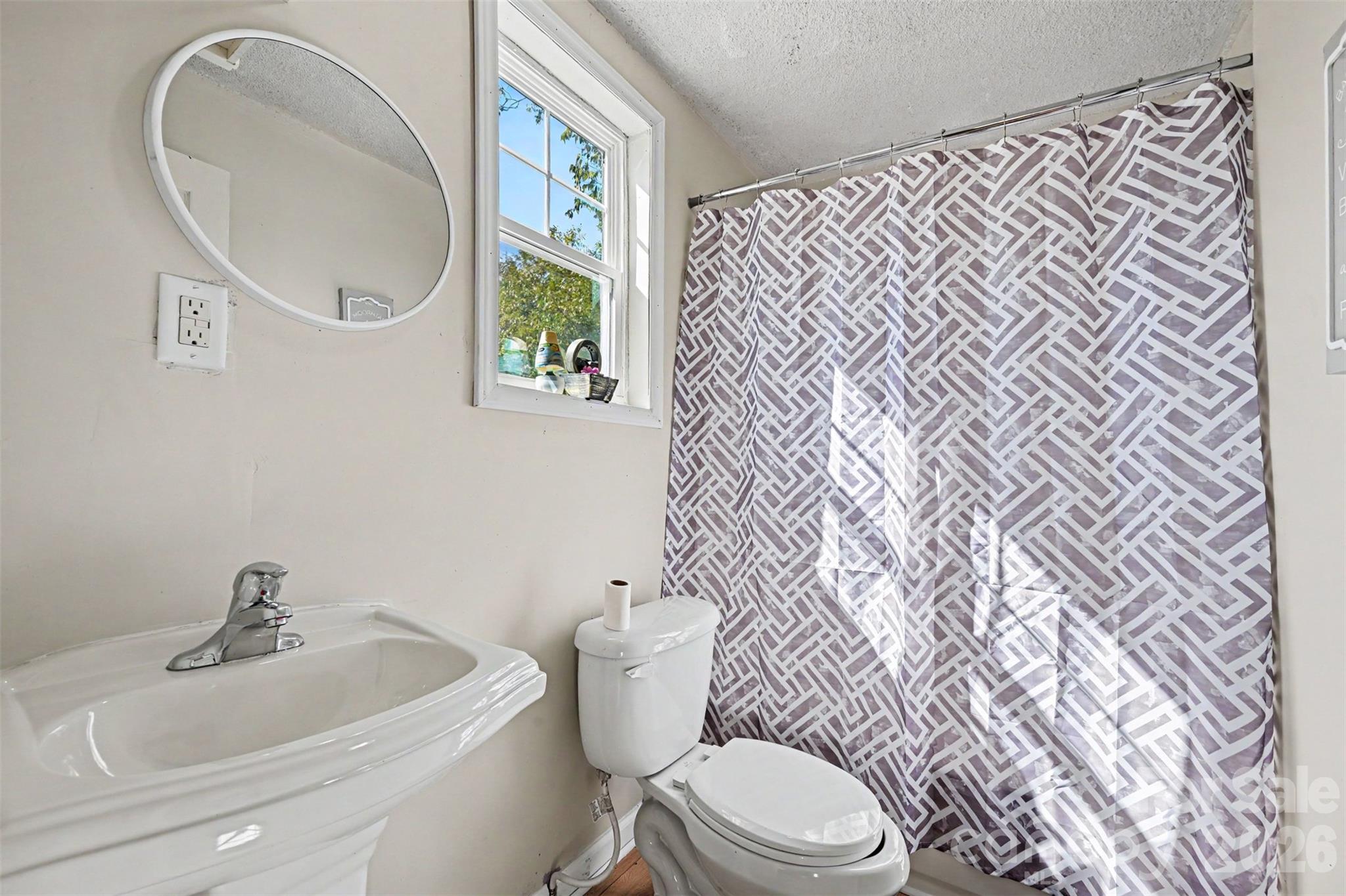 132 Loomis Street Property Photo 16