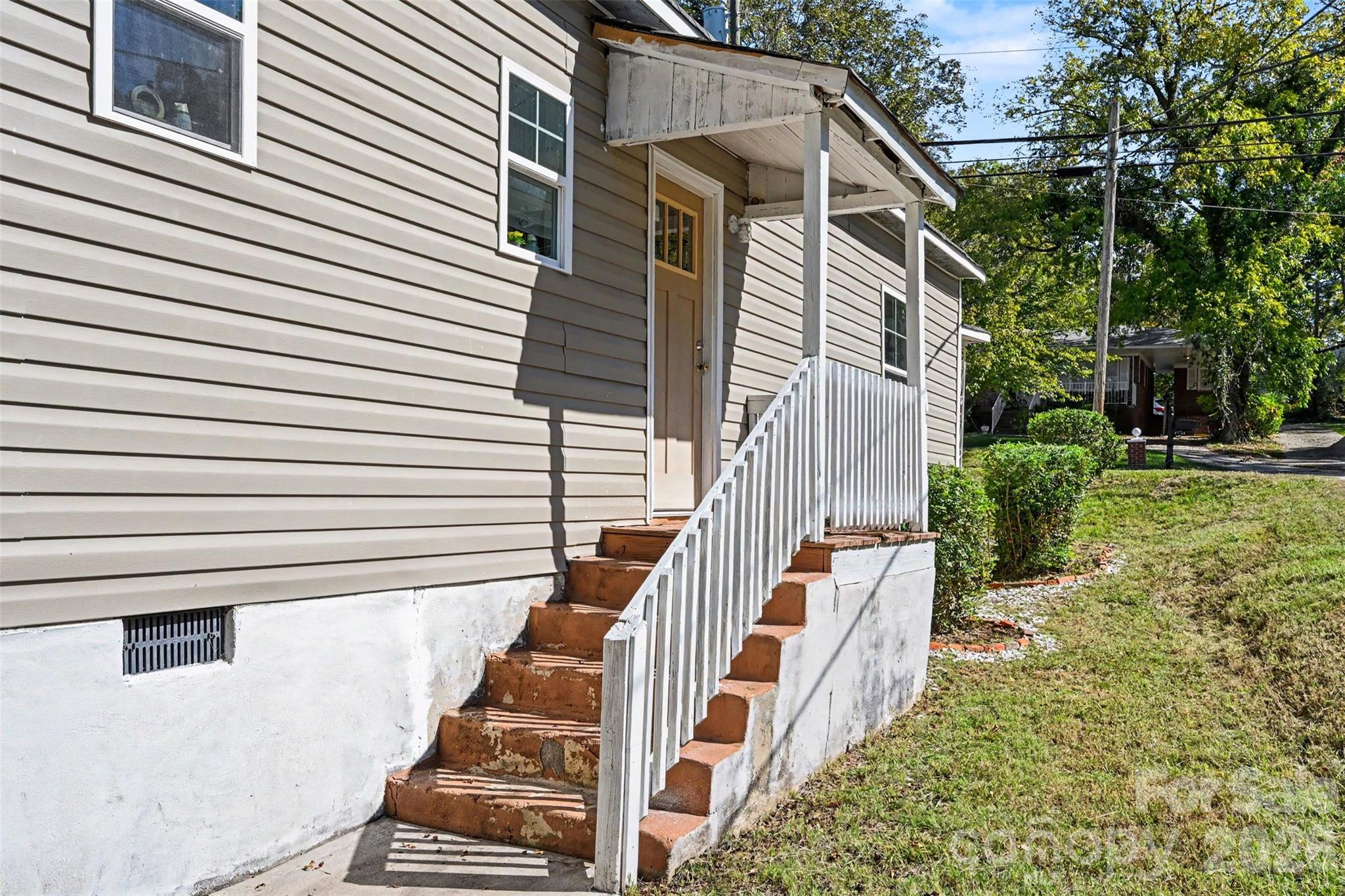 132 Loomis Street Property Photo 22