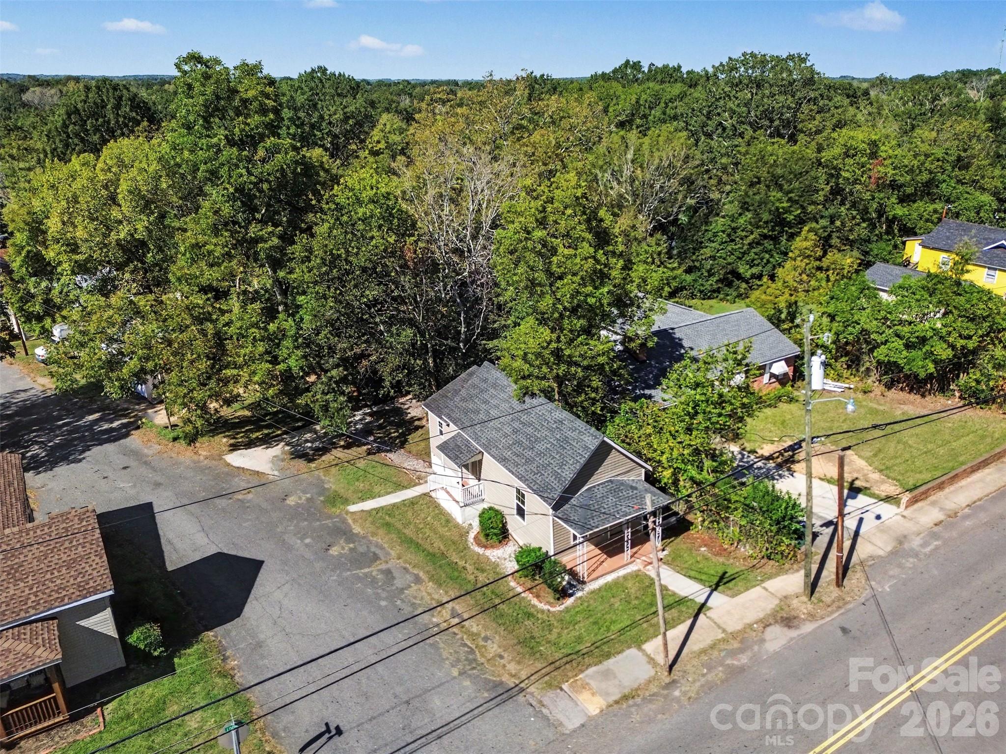 132 Loomis Street Property Photo 28