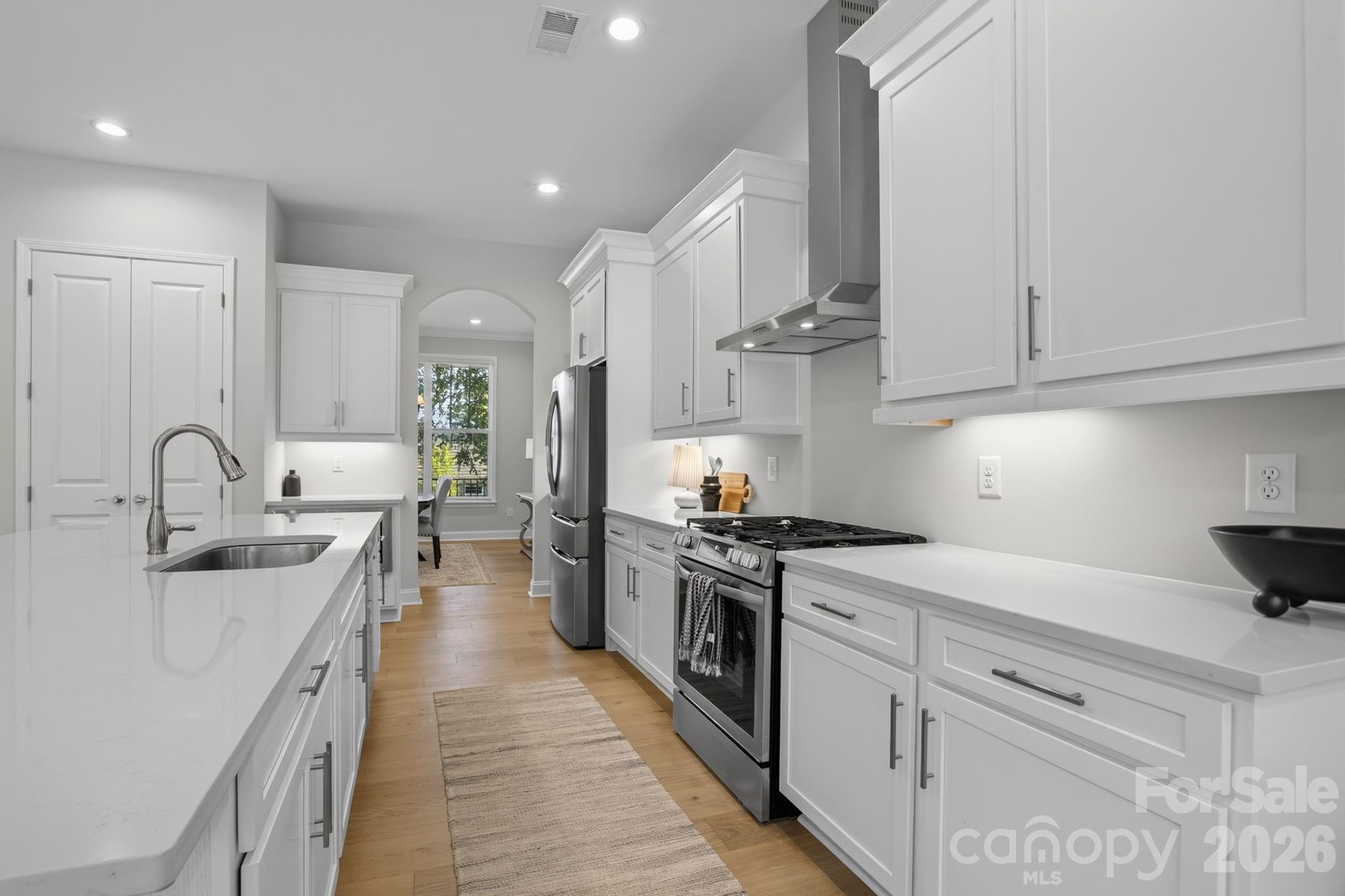 200 Lord Byron Lane Property Photo 14