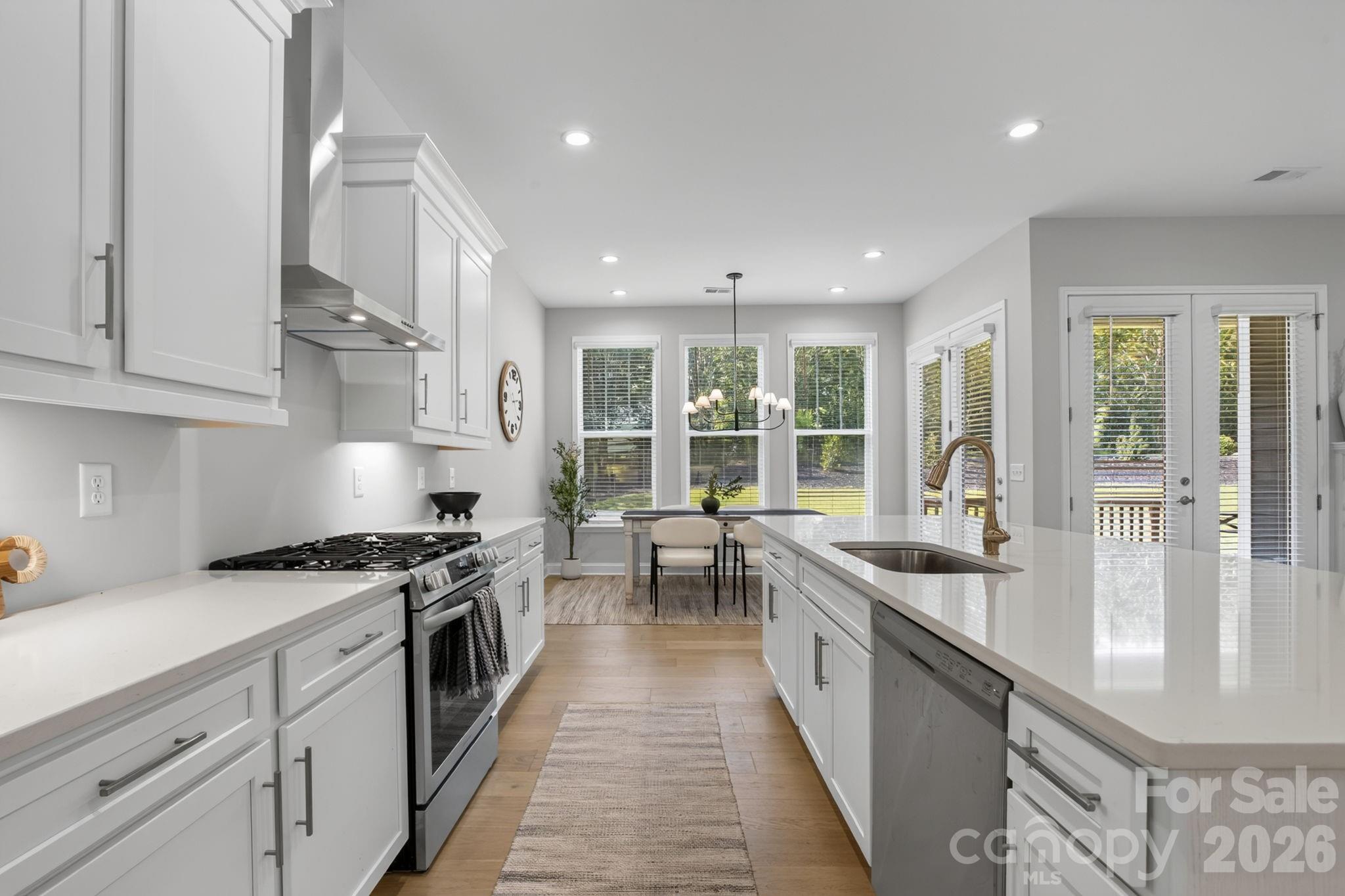 200 Lord Byron Lane Property Photo 15