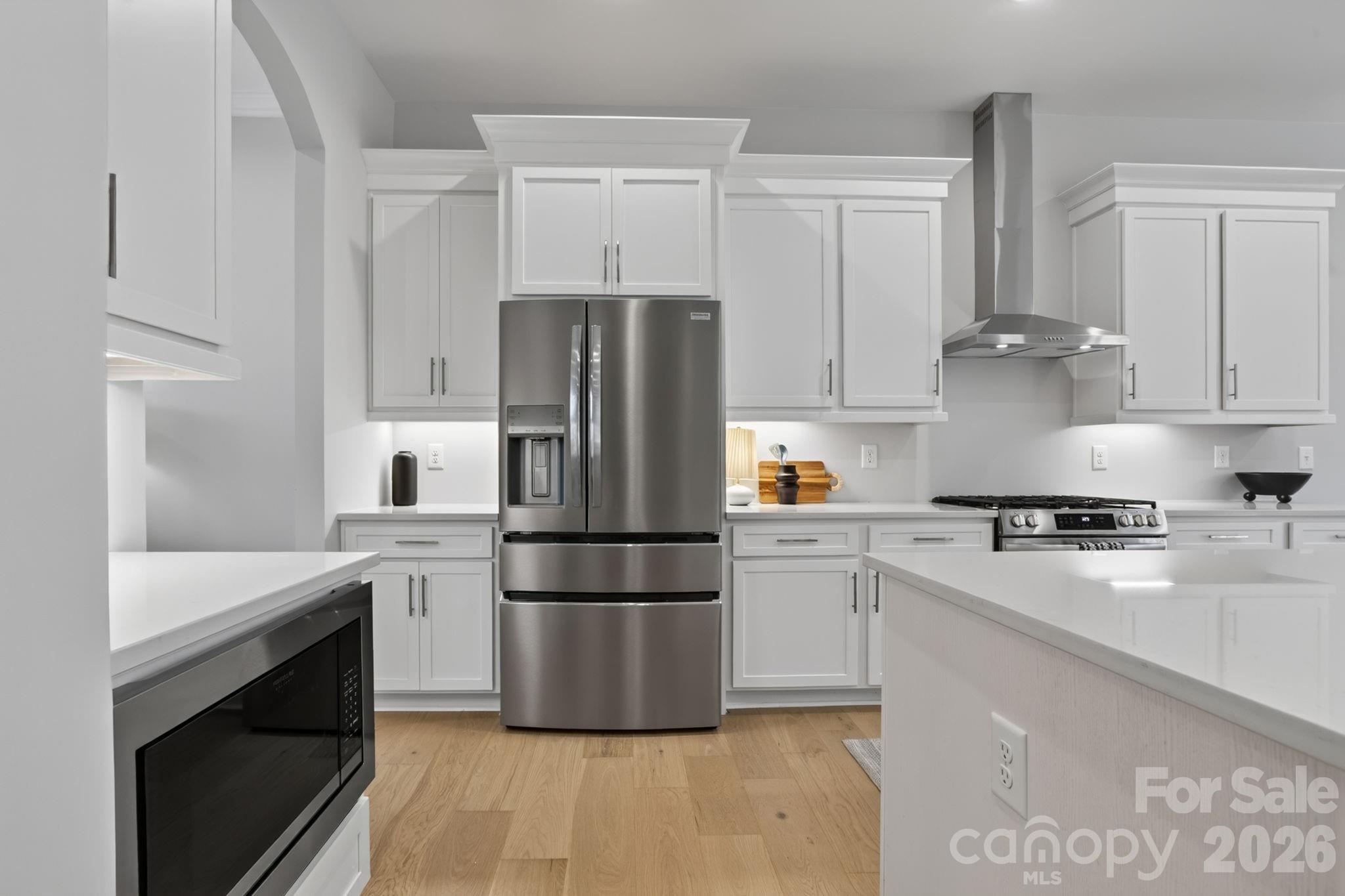 200 Lord Byron Lane Property Photo 17