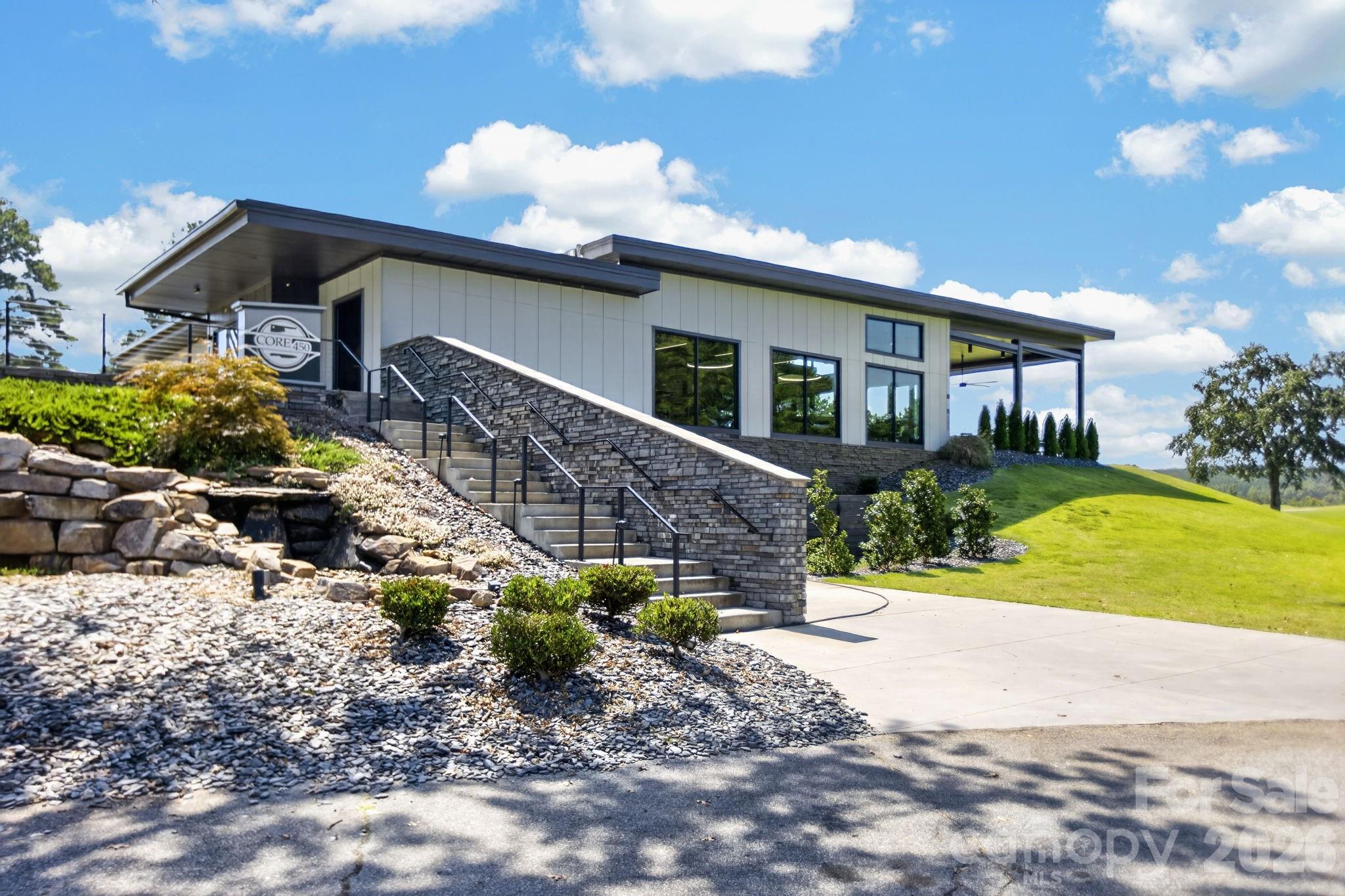 200 Lord Byron Lane Property Photo 41