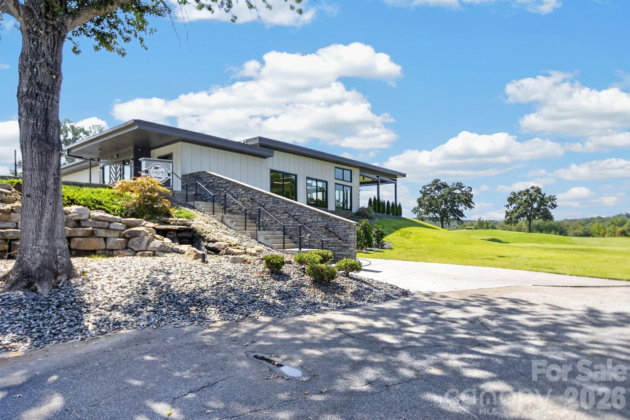 200 Lord Byron Lane Property Photo 42