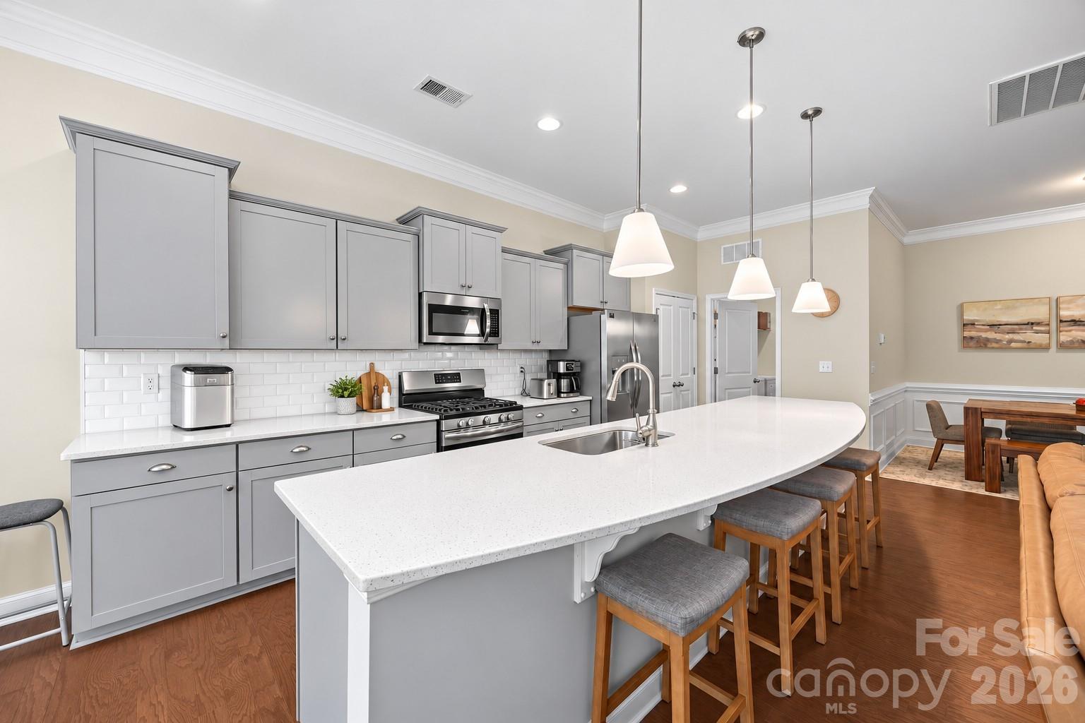 7063 Chrysanthemum Road Property Photo 12