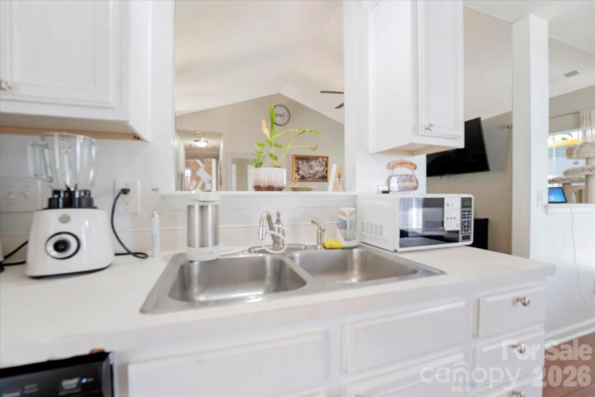 9828 Northwoods Forest Drive Property Photo 13