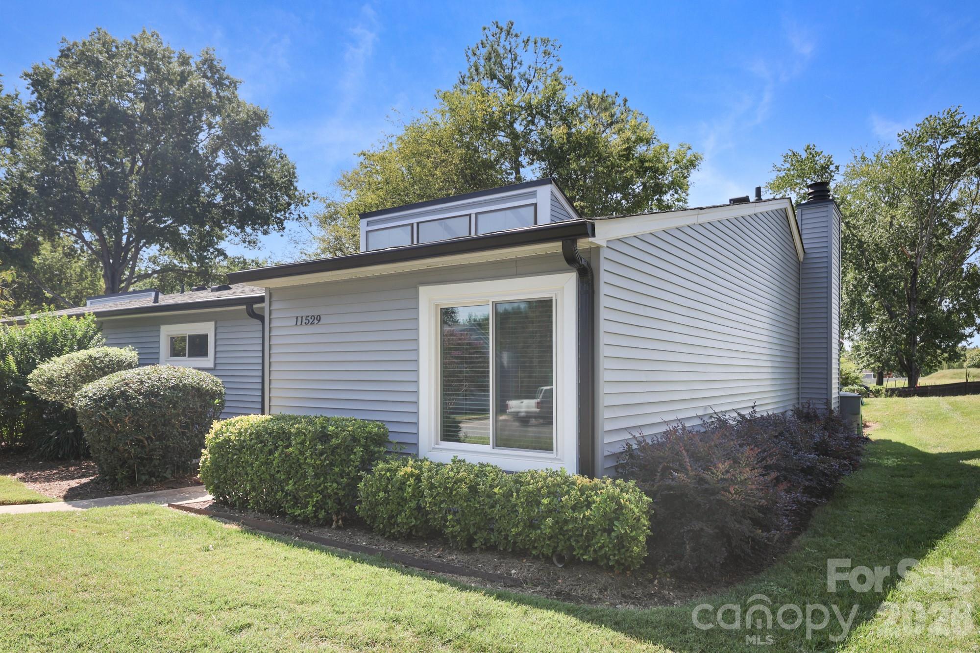 11529 Turn Stone Court Property Photo 3