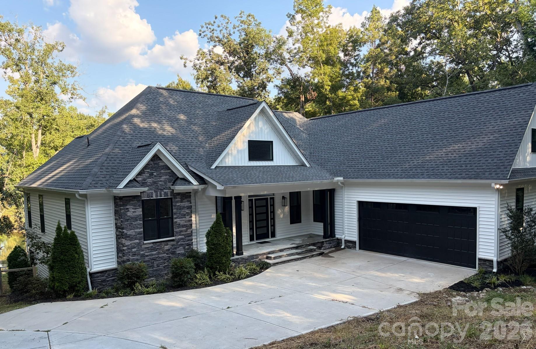 5049 Titanic Road Property Photo