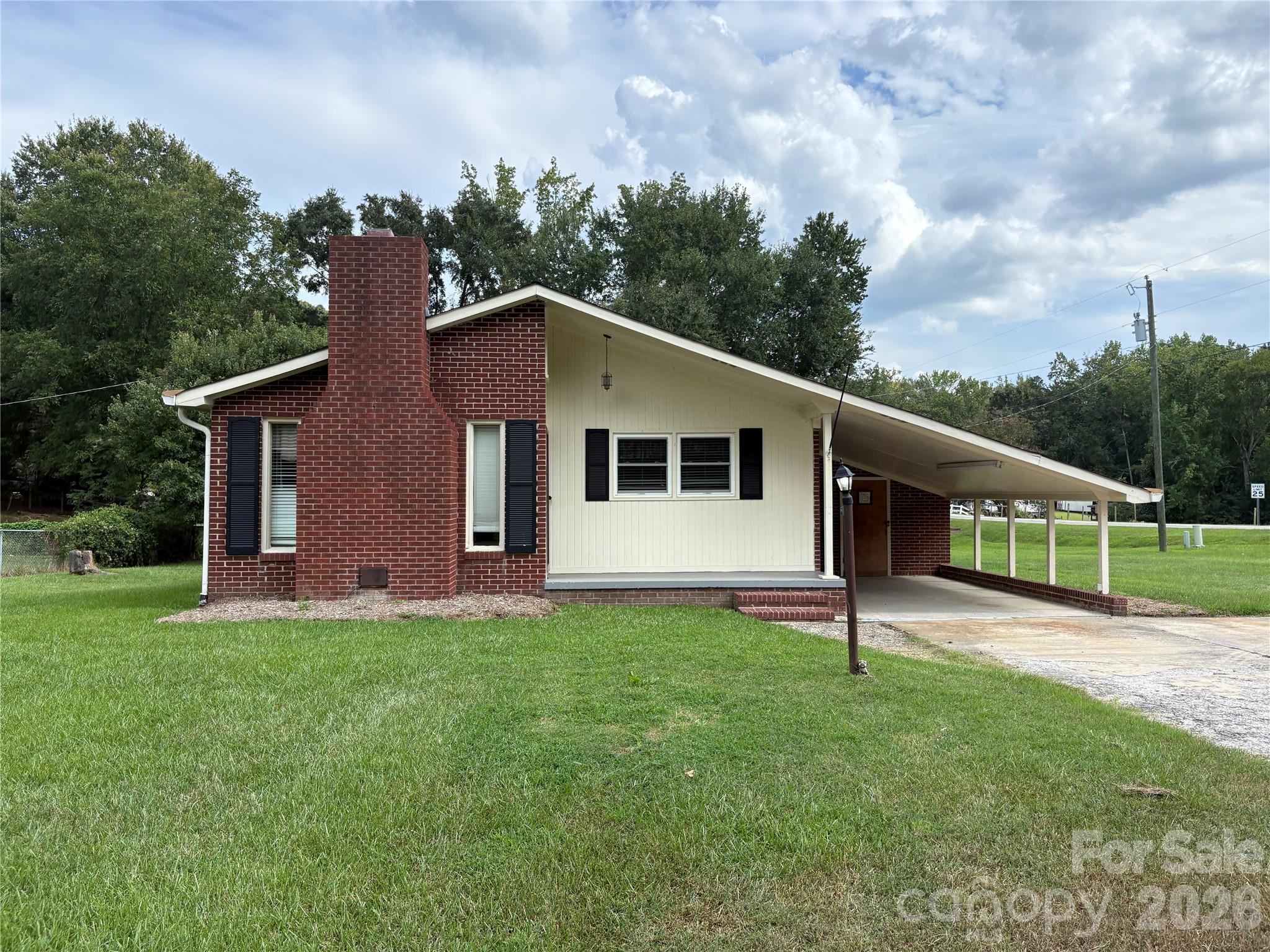 15884 State Highway 200 Highway Property Photo 1