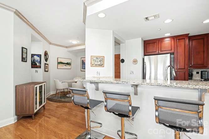 401 N Church Street 607 Property Photo 4