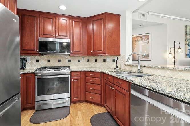 401 N Church Street 607 Property Photo 5