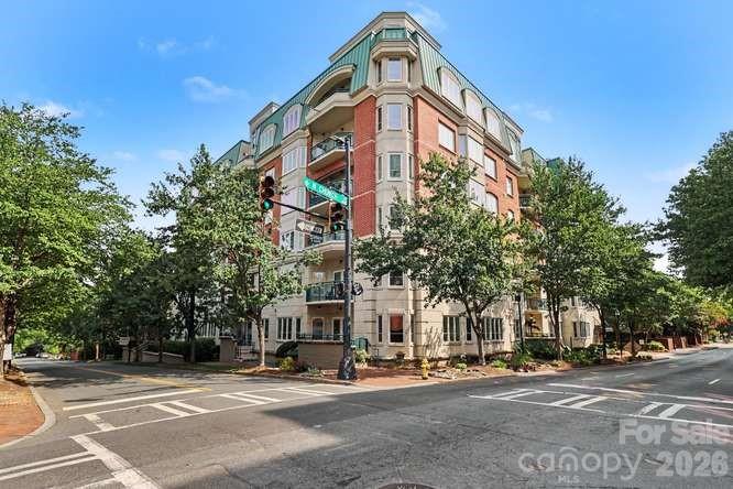 401 N Church Street 607 Property Photo 36