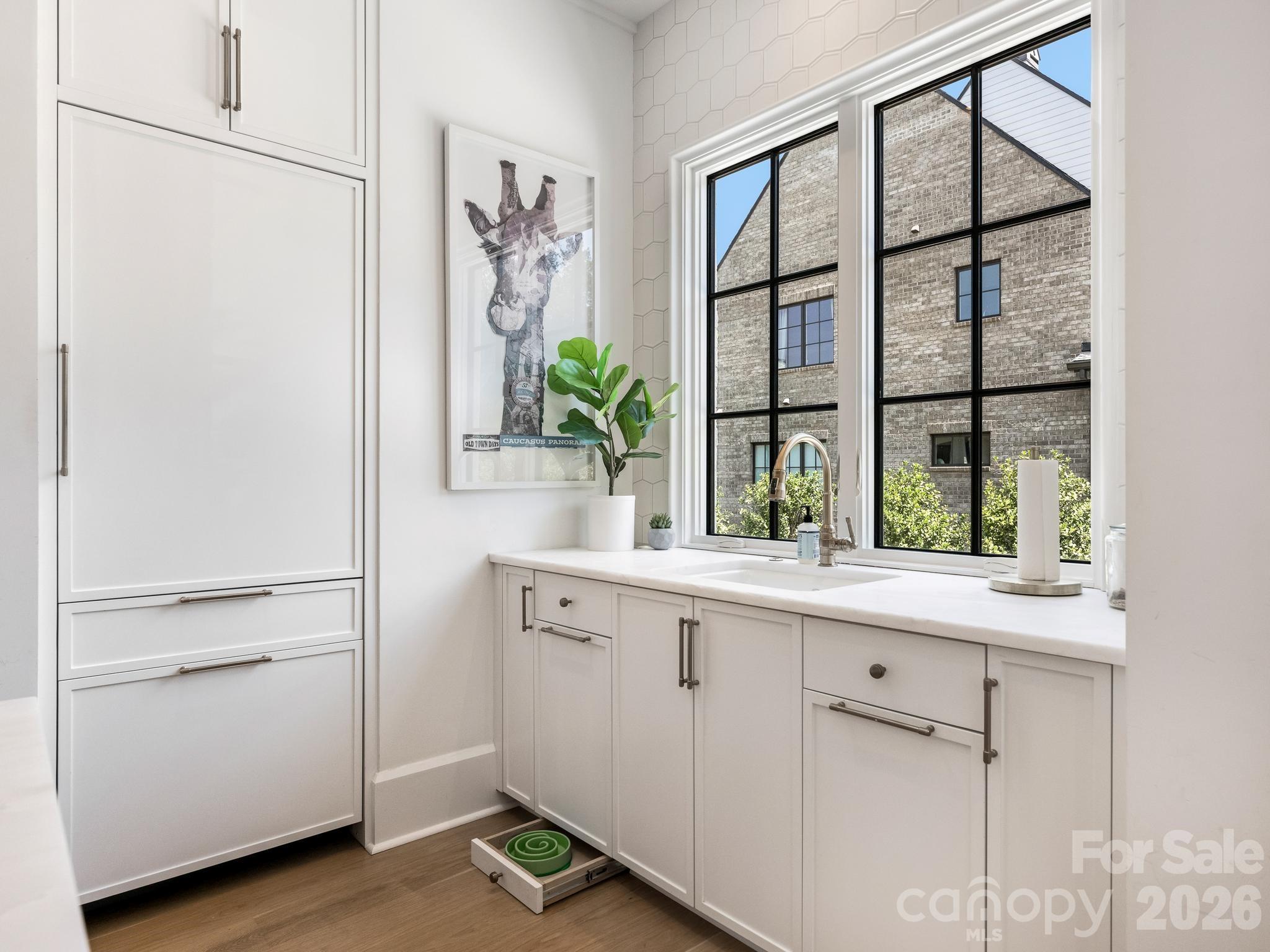 2422 Ferncliff Road Property Photo 11