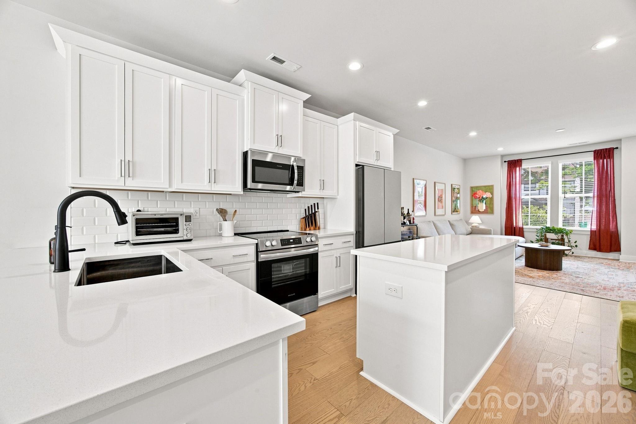 2303 Rozzelles Ferry Road Property Photo 8