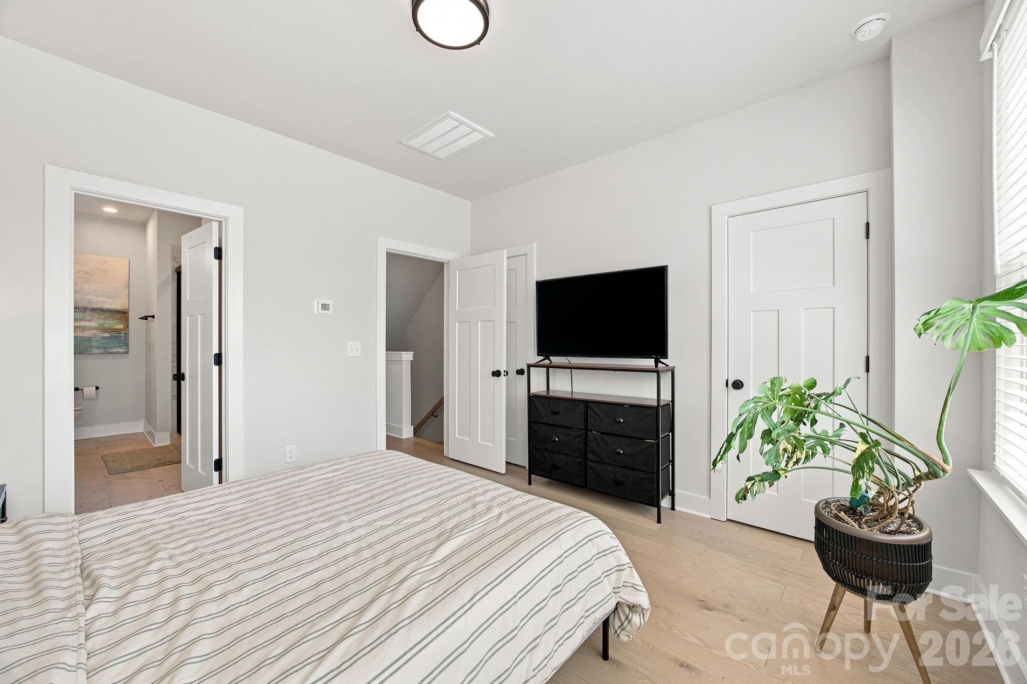 2303 Rozzelles Ferry Road Property Photo 16