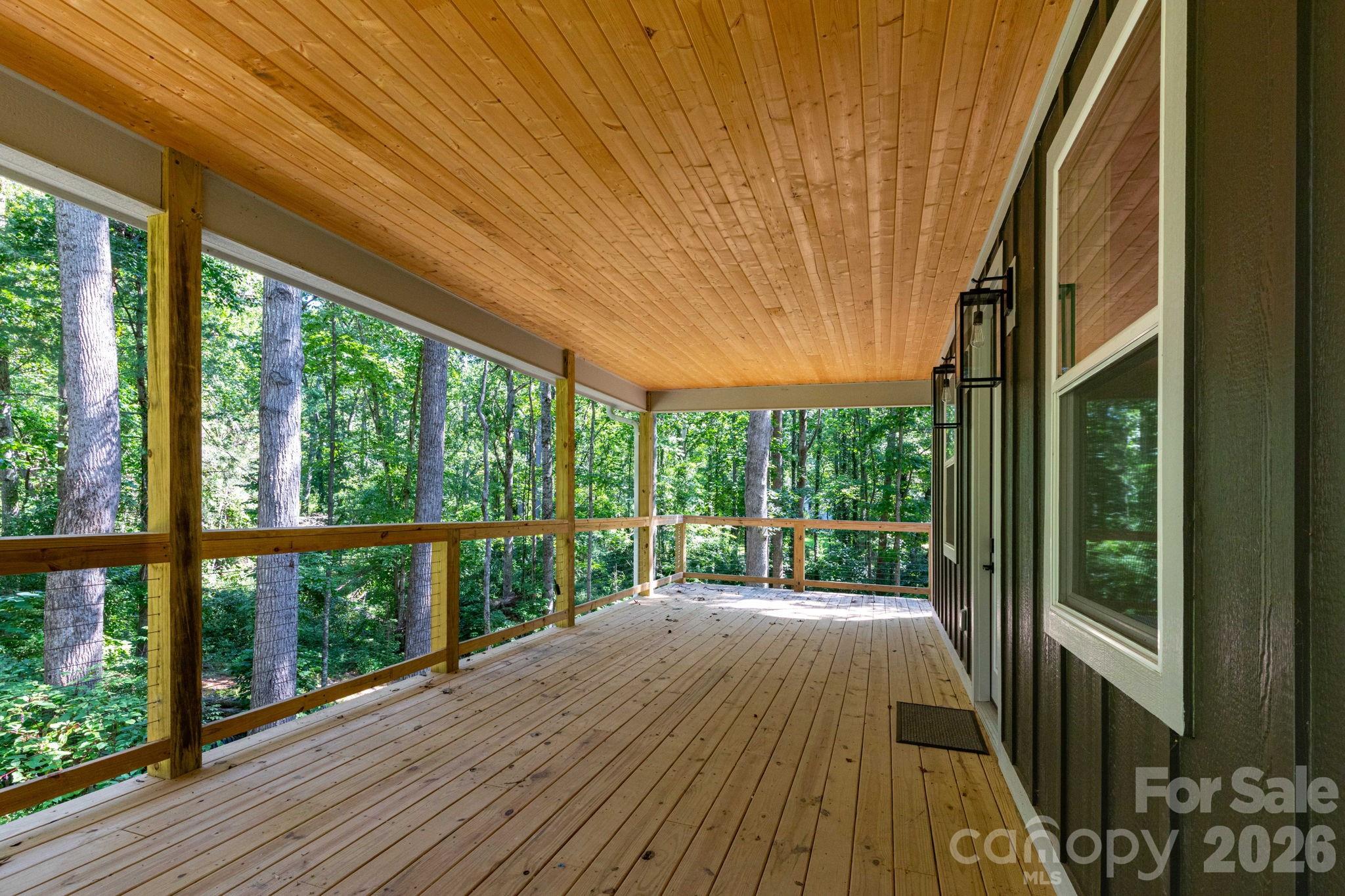 137 E Arbutus Trail Property Photo 4