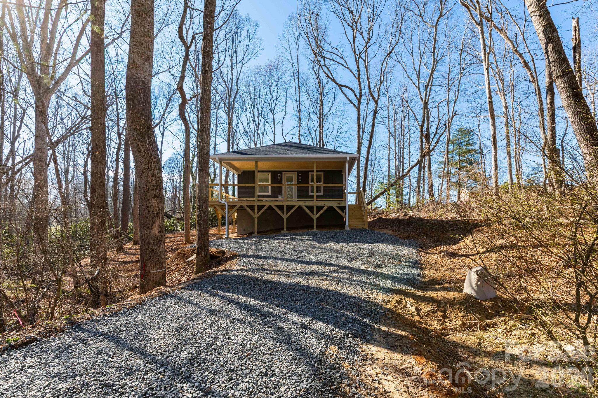 137 E Arbutus Trail Property Photo 8