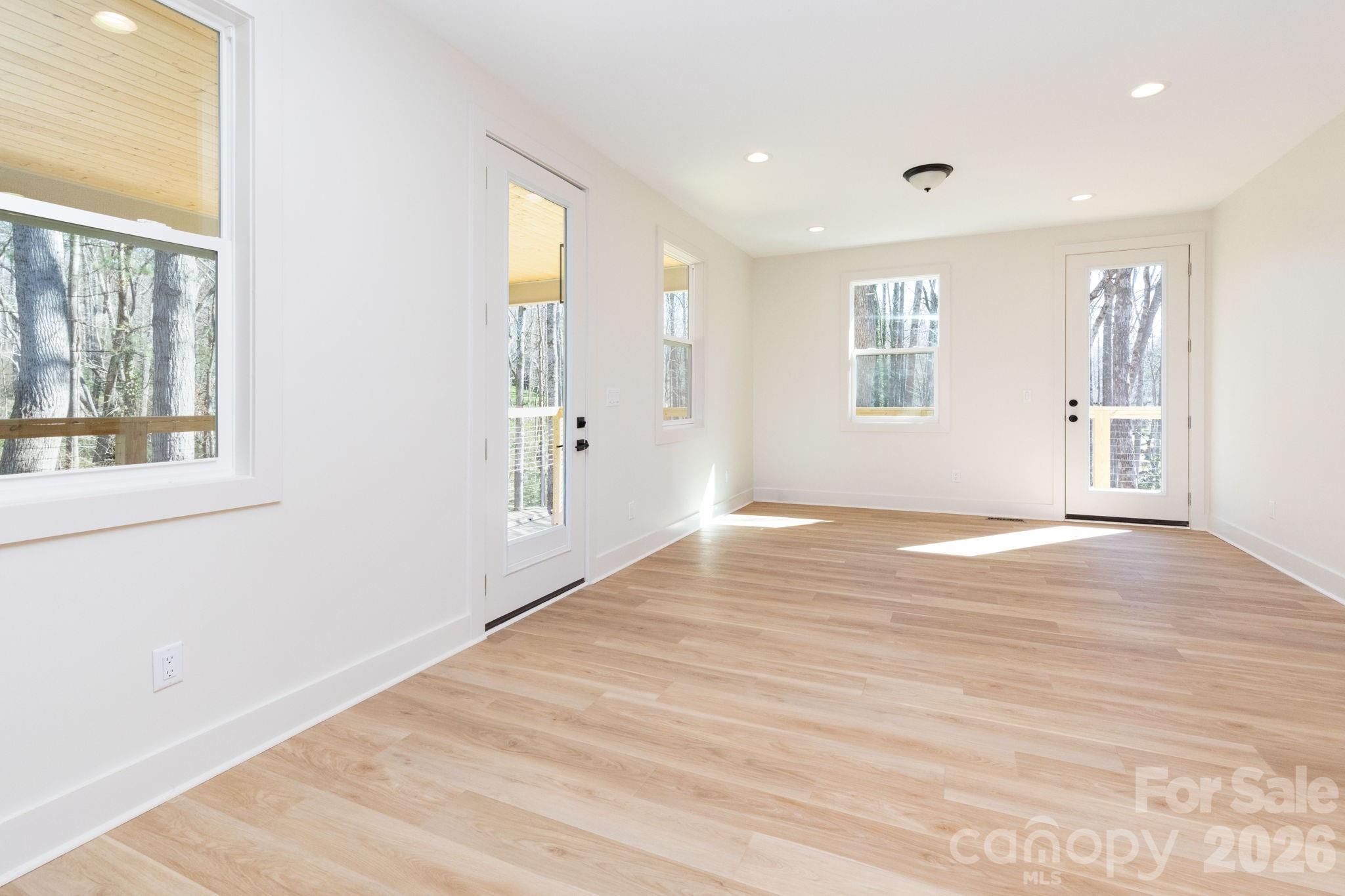 137 E Arbutus Trail Property Photo 12